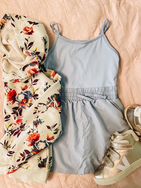 Girls back to school clothes



Girls romper, girls athletic romper, girls floral sweatshirt, girls gold sneakers, kids gold sneakers, kids vejas, abercrombie kids, gap kids, 

#LTKkids #LTKBacktoSchool #LTKstyletip