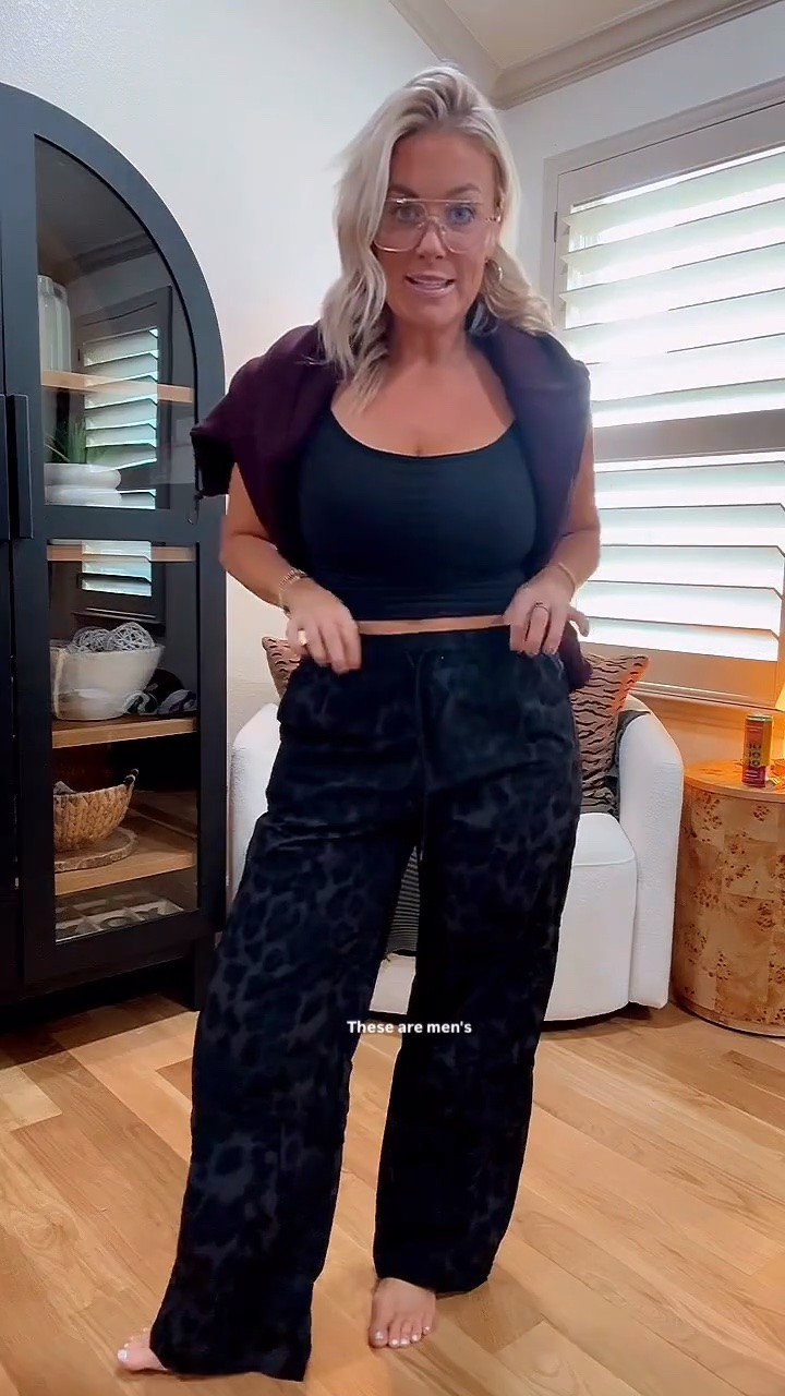 Rapid fire Walmart unboxing 
Wearing a small in all except
Large in deer print sweatshirt 
Jeans size 6, shoes all TTS