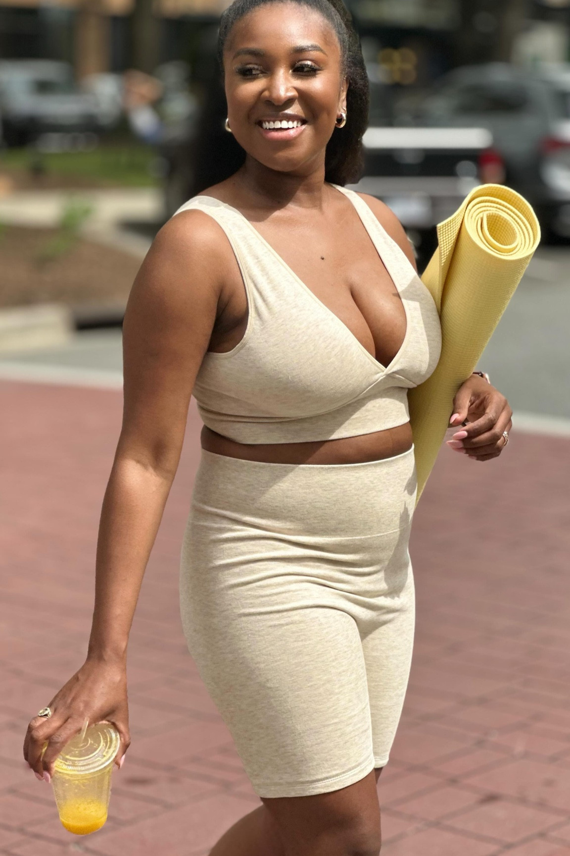 Kindred has gone from breastfeeding friendly pjs, to functional bras and now amazing outdoors wears! 

For moms, by moms, @kindredbravely doesn’t leave a stone unturned when it comes to taking care of moms while w tape care of everyone else! 

Checkout this new outdoor collection more at kindrebravely.com and check my stories a 🔗 to save some $$ 💕🎉

#bravenewmotherhood #kindredbravelypartner