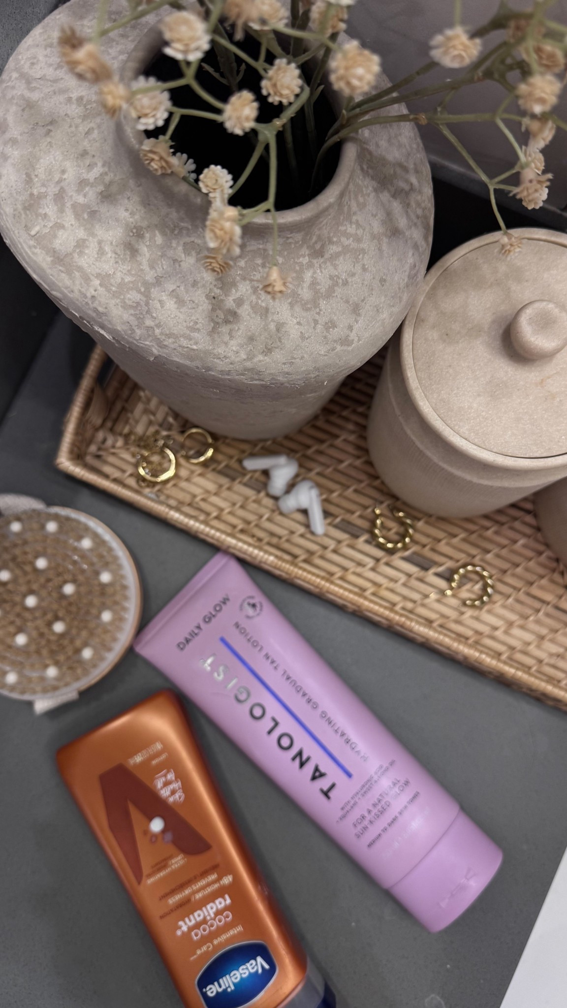 I’ve been trying out and loving this gradual self tanner! I don’t have to worry about staining my clothes or sheets, dries fast, and I noticed a difference after only 2 applications 

Self care // body care // bathroom decor 

#LTKselfcare