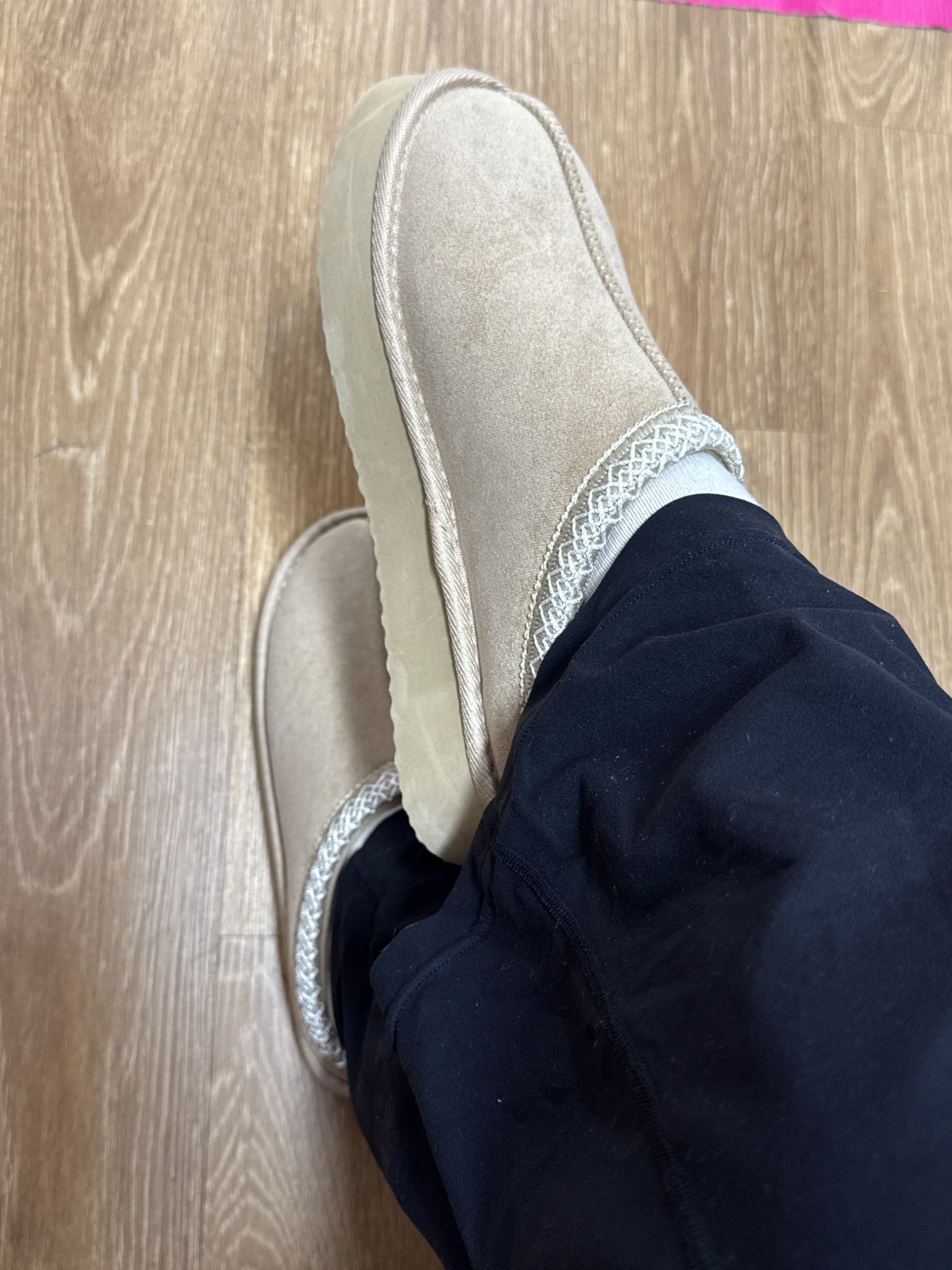 Platform slippers, only $25! Size 7 

#LTKmomlife #LTKSaleAlert