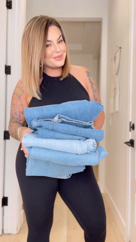 Abercrombie Denim Sale !!! 

Abercrombie is giving my followers an additional 15% off of the 25% off sale with code DENIMAF at checkout 

Here are 3 new pairs I grabbed and love ! 

First pair I showed in a size 31 R 
Second pair size 31 L 
Third pair was the same as the second but in a size 32L both fit but the 14 had a big gap in the back of the waist as shown. 31 def fit better for me. 
Last pair size 32 L I could have also done the 31 they stretch out after wearing a few hours so size down in that pair. 

Overall I love them all I’m a huge Abercrombie denim girl love love love ! 

Don’t forget to use code DENIMAF with my links to save that extra 15% off 

Also linked my tank I’m wearing it’s in a size xl … built in bra 

#sale #denim #abercrombie #abercrombiejeans #jeans #midsize #90sjeans 
