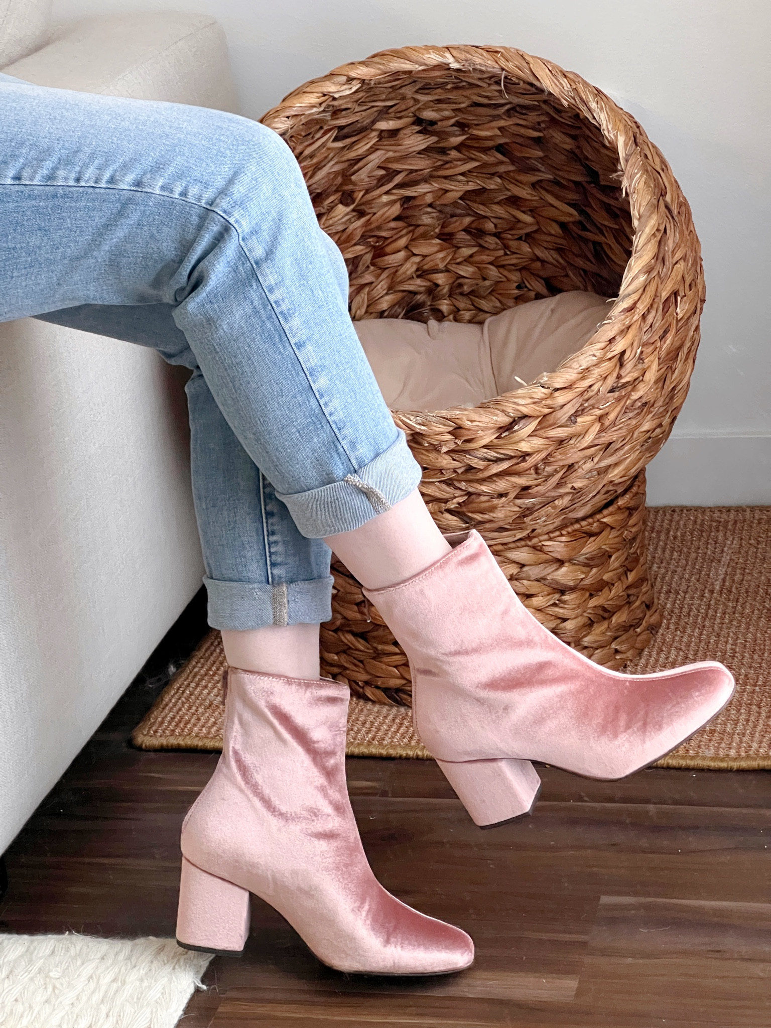 Love love LOVE these boots 🫶🏻😍

#LTKfindsunder100 #LTKparties #LTKshoecrush