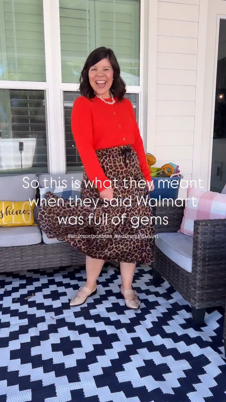I’m never not impressed by @walmartfashion, but finding five incredible fall looks that can be mixed and matched for limitless outfits?! 

Count. Me. In! 

1 leopard skirt + 5 stylish tops = the closet of your dreams! 🐆

@walmart #WalmartFashion #walmartpartner #momstyle #momootd #affordablefashion