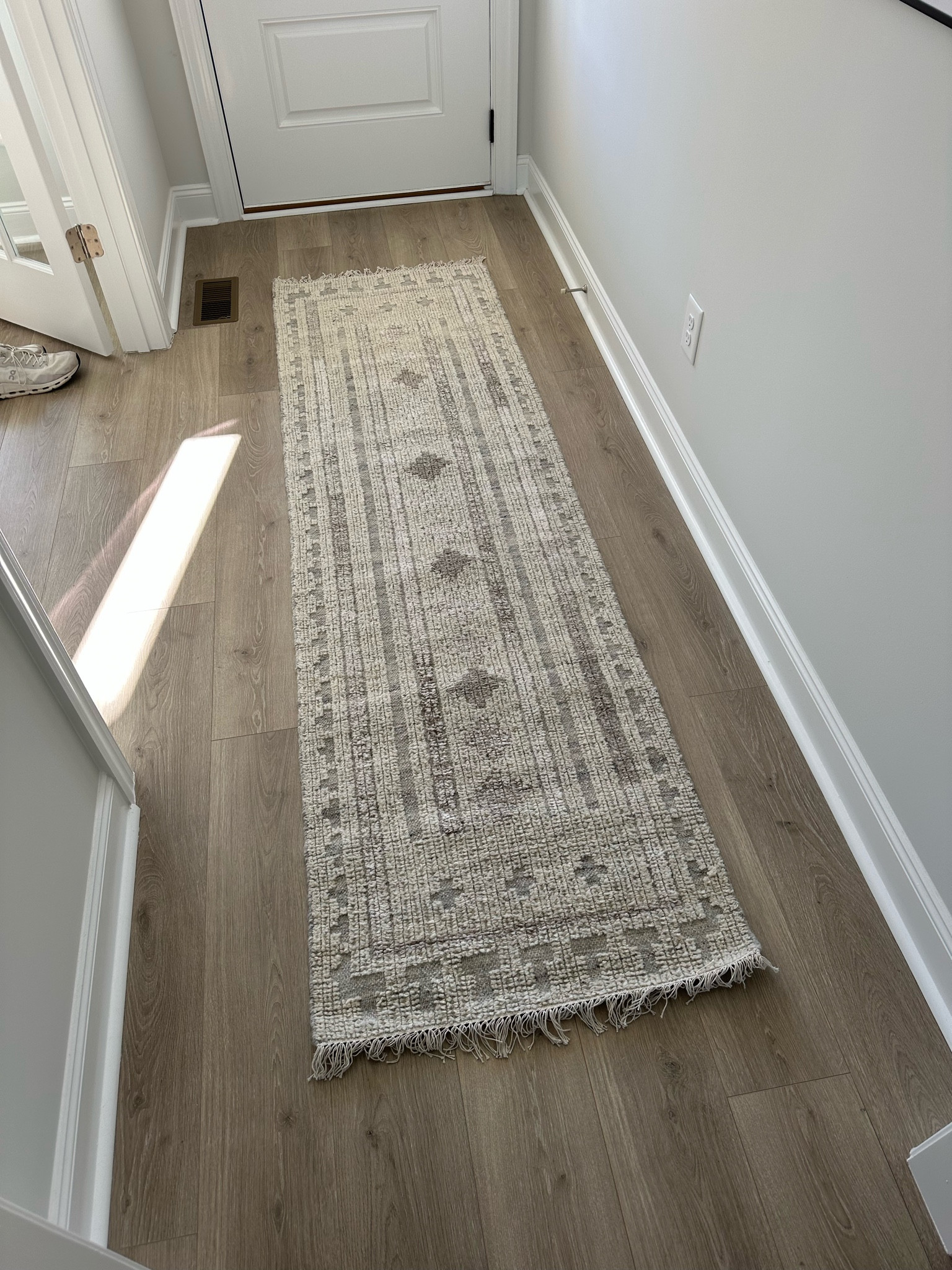 the most stunning runner ✨ #rug #runnerrug #luluandgeorgia 

#LTKHome
