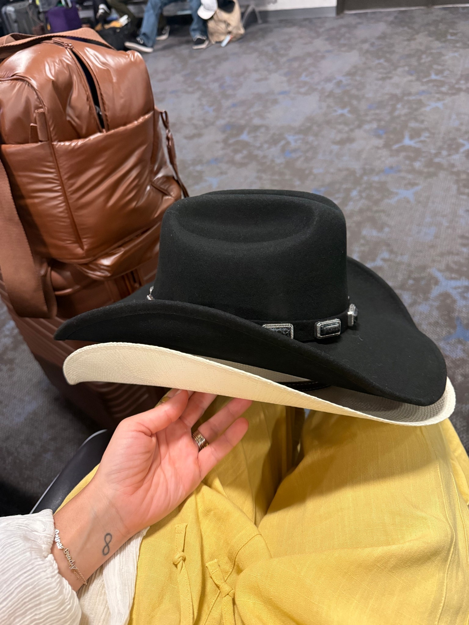 Heading to Dallas for a weekend trip! 
Sharing my new black hat I got from @12th Tribe // my white one is a Cody James 

Cowgirl hat 
Festival
Coachella
Stagecoach 


#LTKFestival #LTKTravel