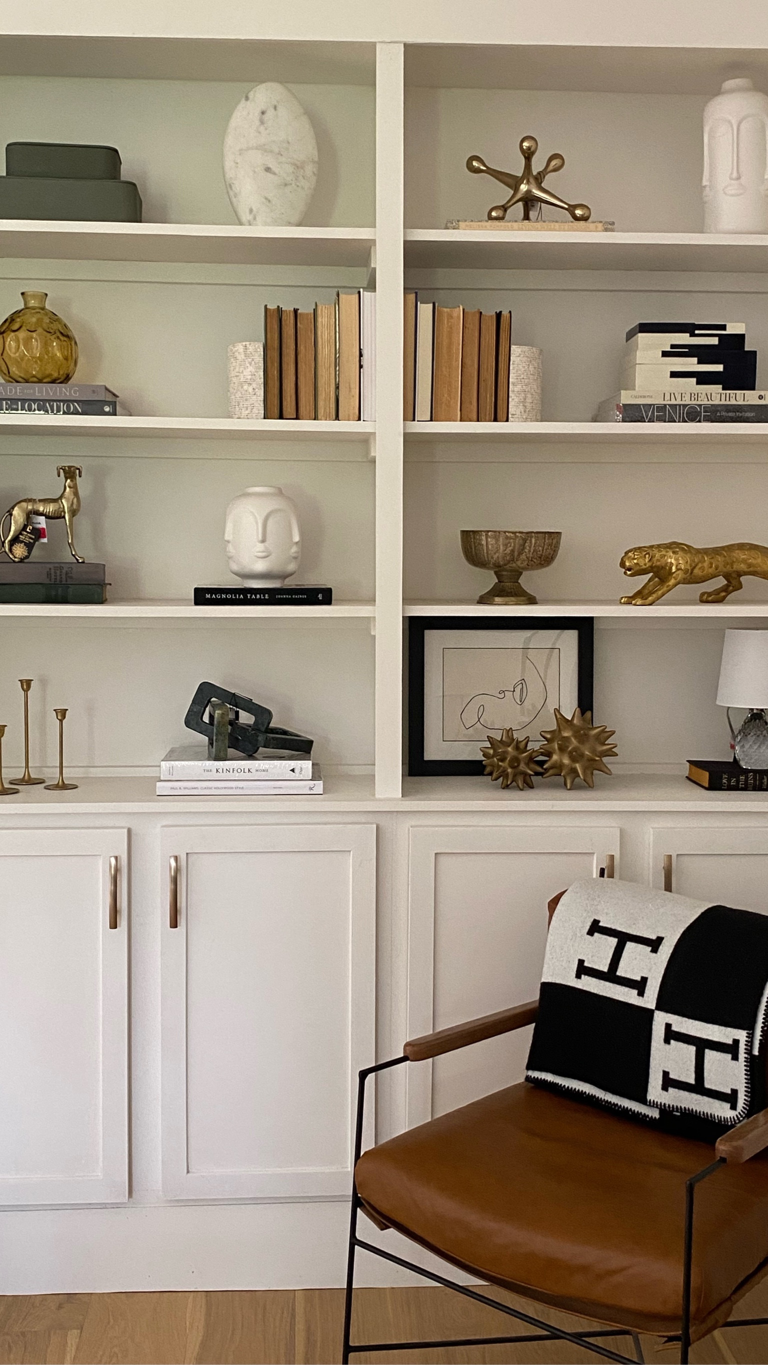 Bookshelf styling 🤩
Some old, some new, some thrifted, and some… on major sale! 

#LTKHome #LTKFindsUnder50 #LTKStyleTip