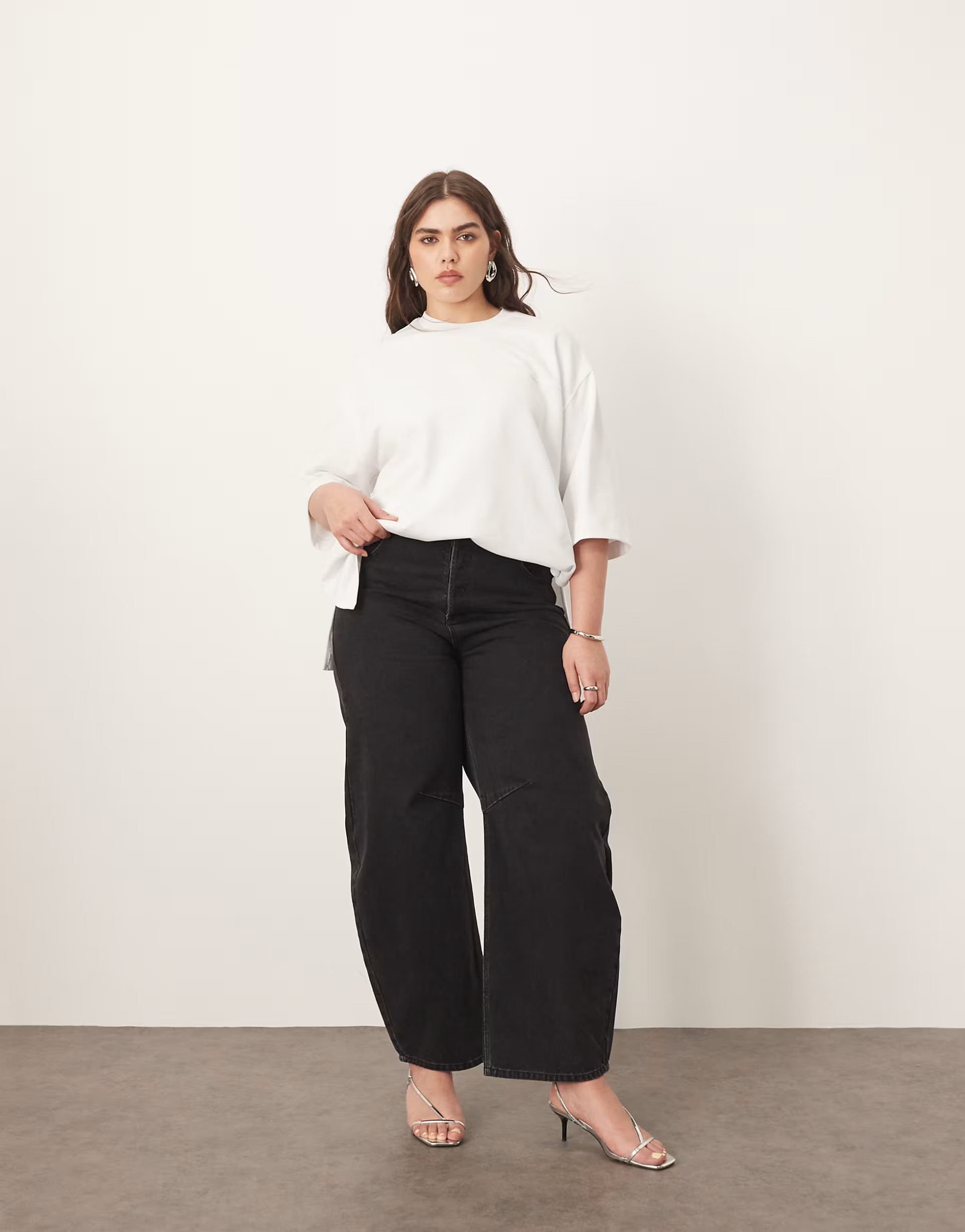 ARRANGE Curve Sydney denim barrel leg jeans in washed black | ASOS | ASOS (Global)
