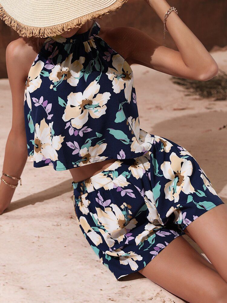 New
     
      Floral Print Tie Back Crop Halter Top & Shorts | SHEIN