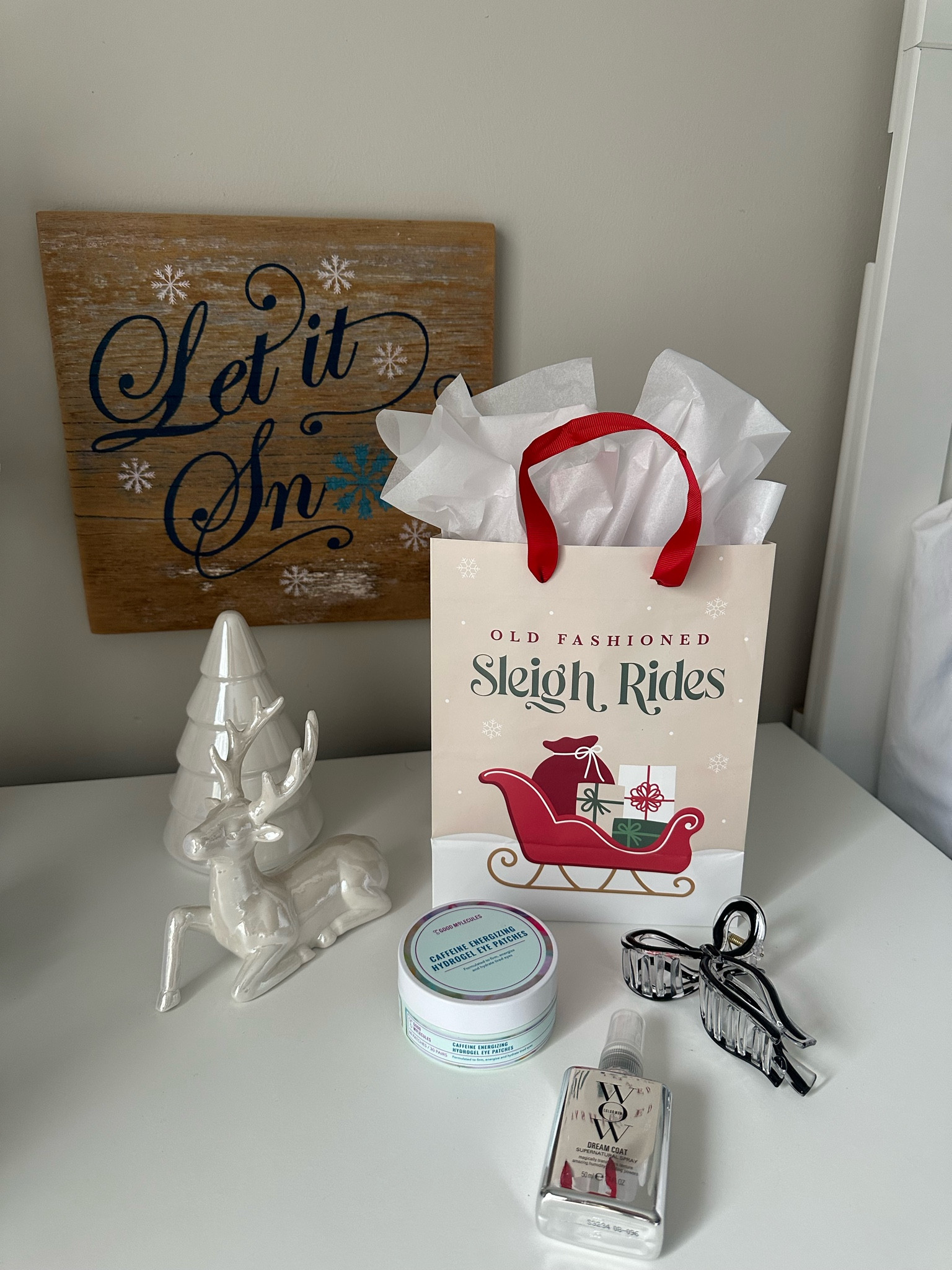 Hosting or attending a Favorite Things party? These under $30 picks are perfect for gifting and make great stocking stuffers too:

	•	Bow claw clip: chic, sturdy, and the easiest way to elevate any look.
	•	Caffeine cooling eye patches: affordable, effective, and perfect for tired mornings.
	•	Color Wow anti-frizz spray: the ultimate hair essential for sleek, smooth hair  

#LTKsalealert #LTKSeasonal #LTKbeauty