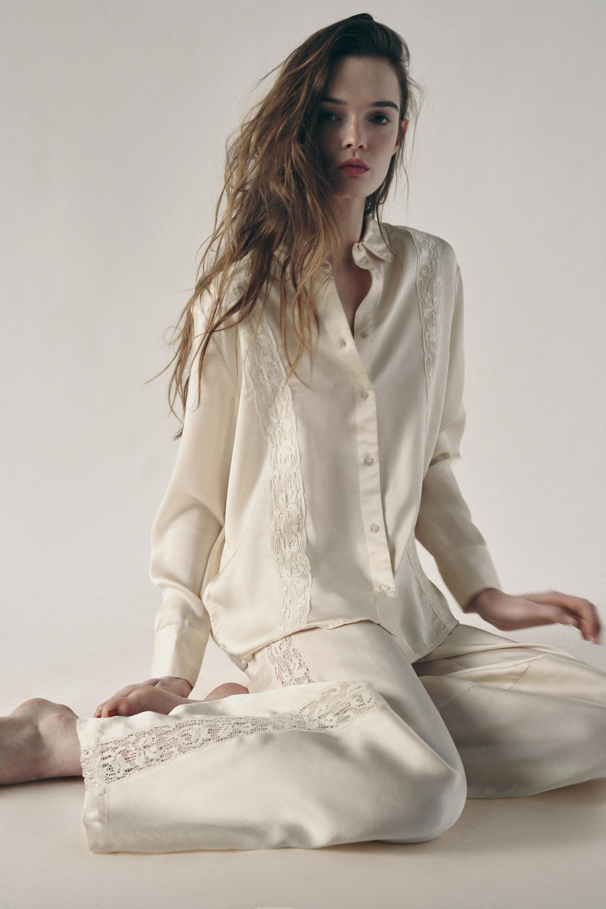 Trousers made of 100% viscose yarn. High waist and adjustable tie fastening in the same fabric. S... | Zara UK