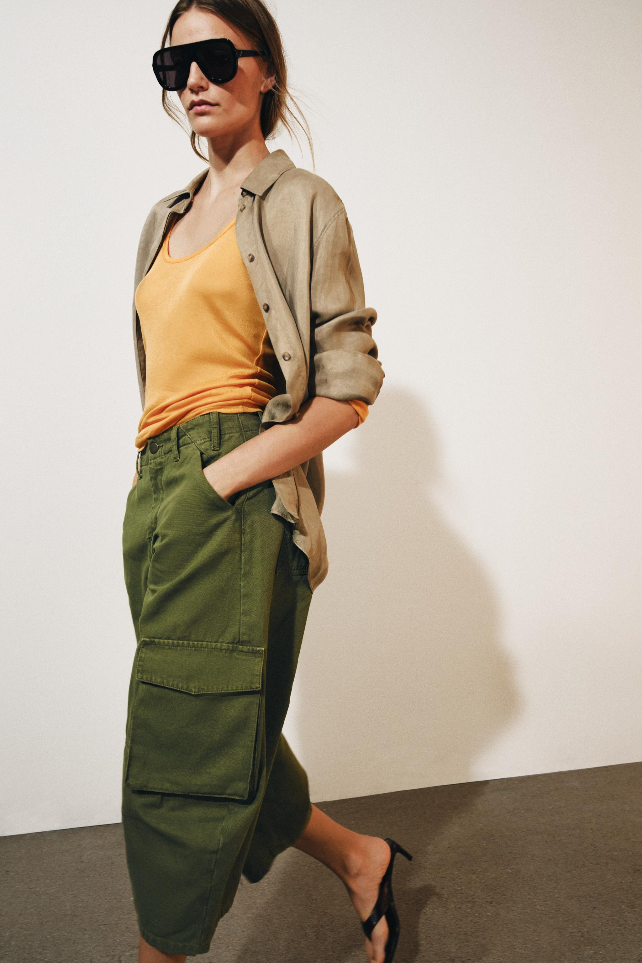 MID RISE - BALLOON LEG - CAPRI LENGTHZARA WOMAN COLLECTIONMid-rise capri jeans with belt loops. F... | Zara US