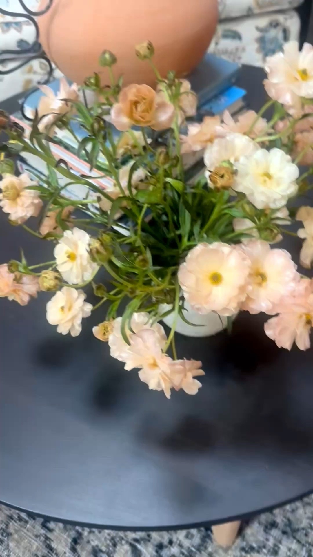 A fresh flower arrangement for the coffee table — an effortless way to welcome spring into your space.

#coffeetable #floralarrangement #springdecor #springrefresh #tabletop #homedecor #ltkhome


#LTKHome #LTKSaleAlert #LTKFestival