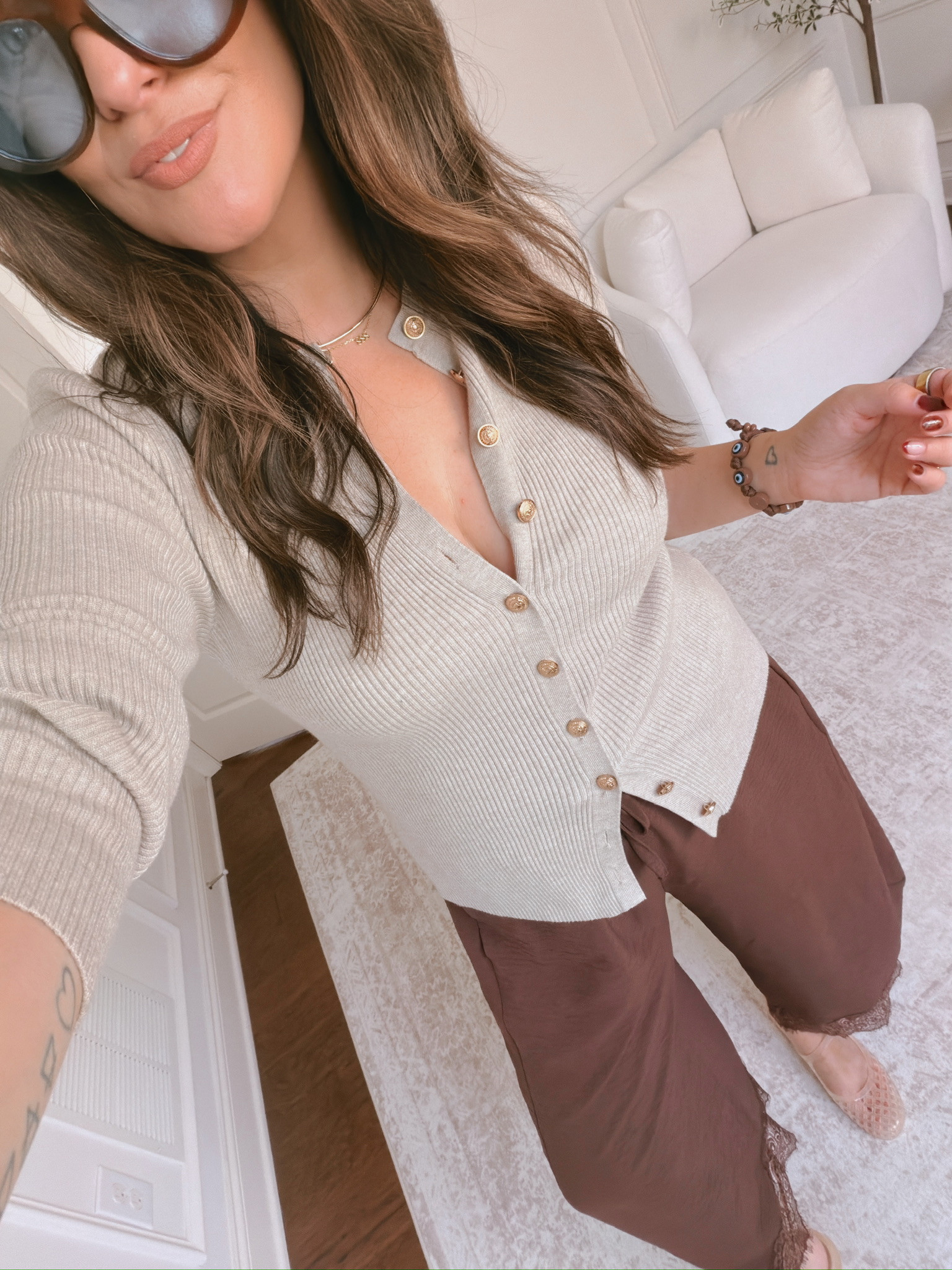 Wearing a large in the top and an XL in the pants 

 #LTKSeasonal #LTKMidsize