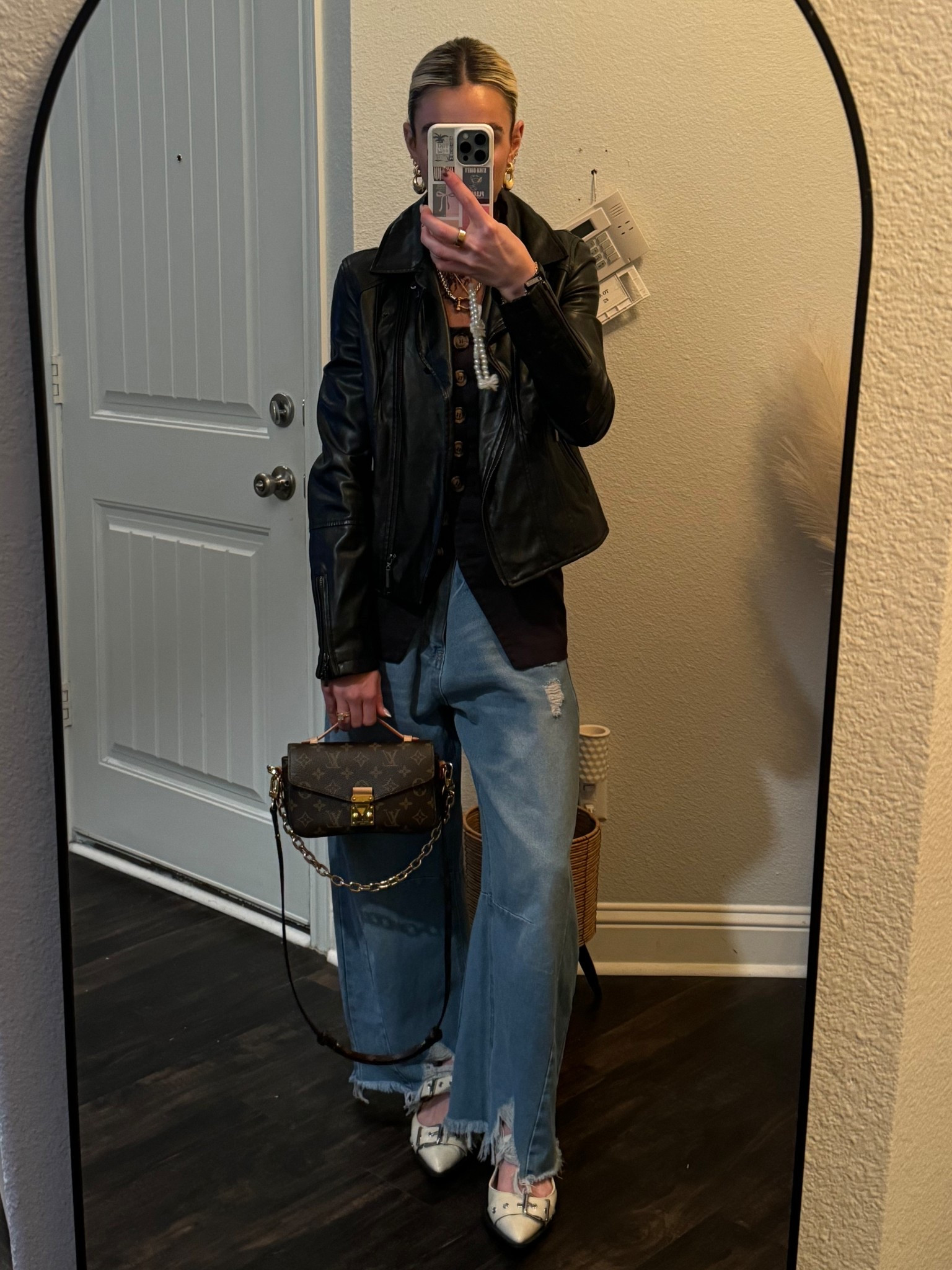 fall dinner outfit✨🖤

#LTKSeasonal #LTKFindsUnder100 #LTKStyleTip