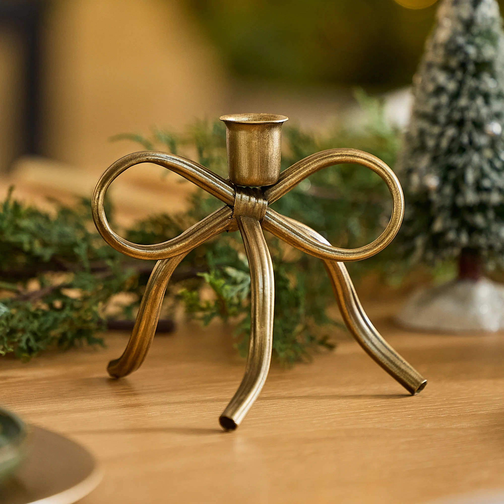 Brass Metal Bow Taper Holder | Luminara