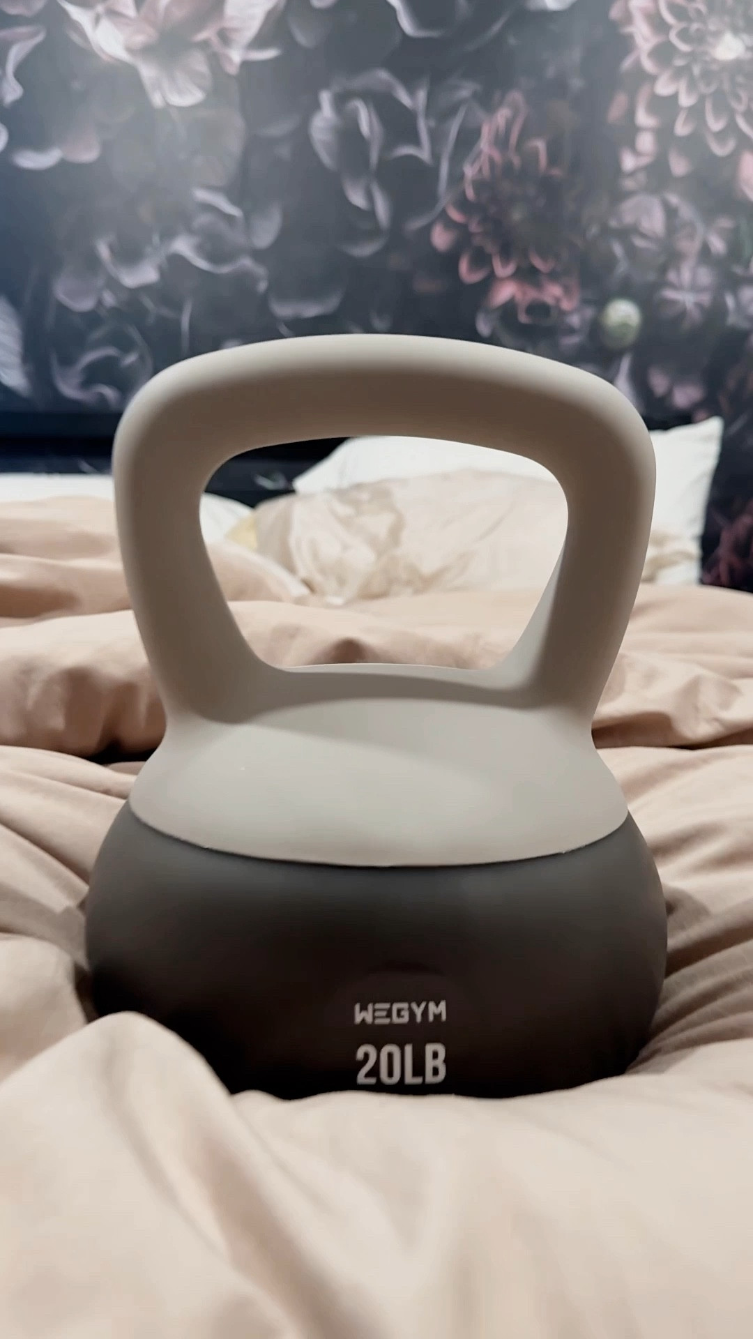 This quarter of the year for me is about creating healthier habits both physically and mentally. From implementing new wake up and bedtime routines to making sure I balance work  and checking in on my mental health 🫶🏾 