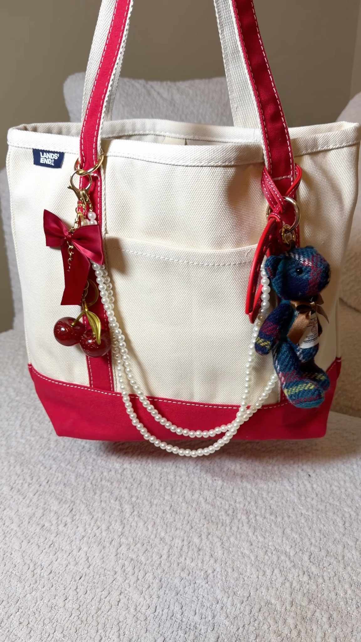Feeling this cold weather so packed my red Lands end tote with some hand warmers and some semi christmasey bag charms
Red now bag charm
Cherry bag charm
Harris tweed bag charm
Pack my bag with me
What’s in my bag
Purse light
Ocoopa hand warmers
Mini hairbrush


#LTKHoliday #LTKGiftGuide #LTKItBag