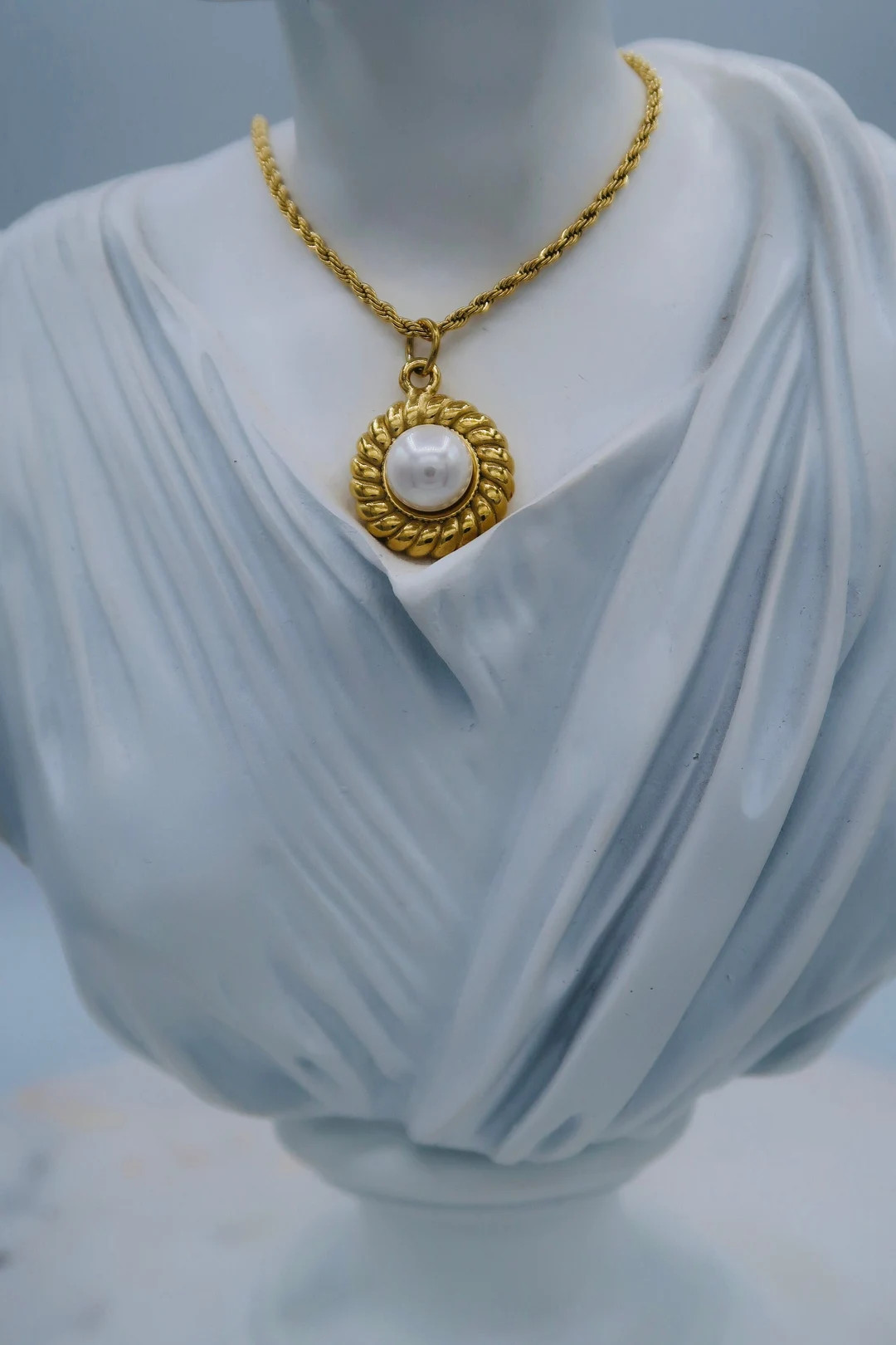 Round Pearl Necklace - Etsy | Etsy (US)