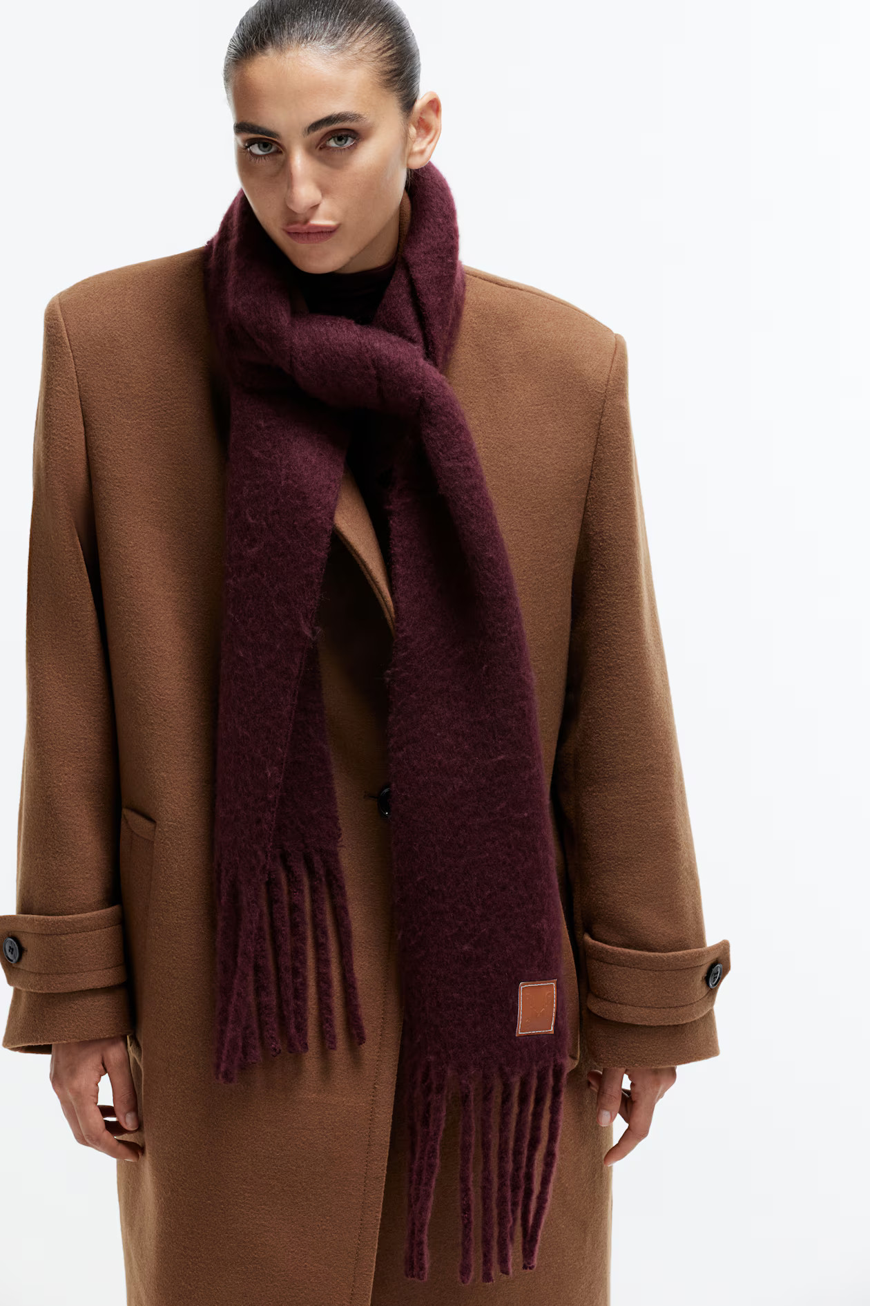Fluffy scarf | H&M (UK, MY, IN, SG, PH, TW, HK)