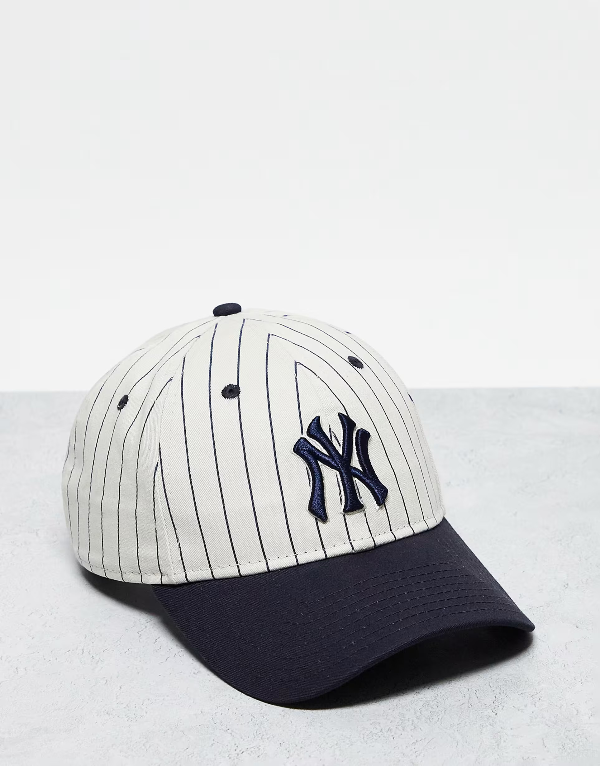 New Era 9Twenty New York Yankees pinstripe unisex cap in navy | ASOS (Global)