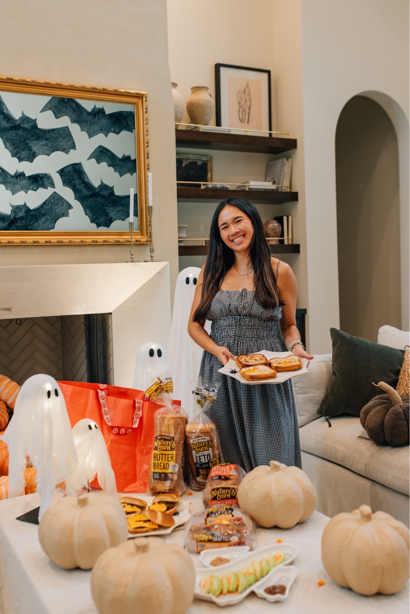 #ad Halloween craft night, but obviously the food had to match the theme. 🎃✂️🍔 We grabbed @naturesownbread at @target and made Halloween-shaped burgers, spooky grilled cheese, and a few other festive bites before sitting down for a night of crafts with the kids. I love that Nature’s Own has simplified its recipe with a shorter ingredient list while keeping the same great taste we already love. Just an easy way to turn a night at home into one of those little traditions the kids look forward to every Halloween. 👻🧡 @target @naturesownbread #targetpartner #NaturesOwnPartner #NaturesOwnBread #GetBreaducated #liketkit @shop.ltk