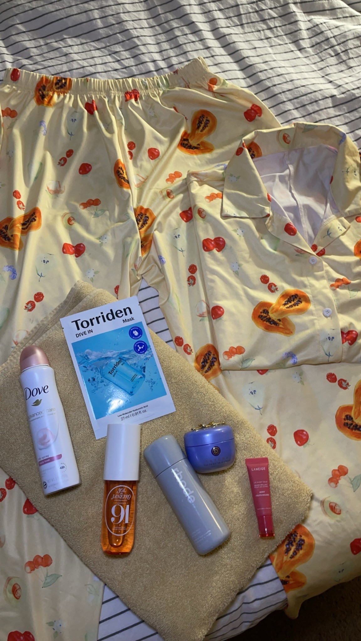 My favorite  PJS this winter season! How cute are they?? They are soo stretchy and loose on the body! 

#LTKSeasonal #LTKBeauty #LTKdayinmylife