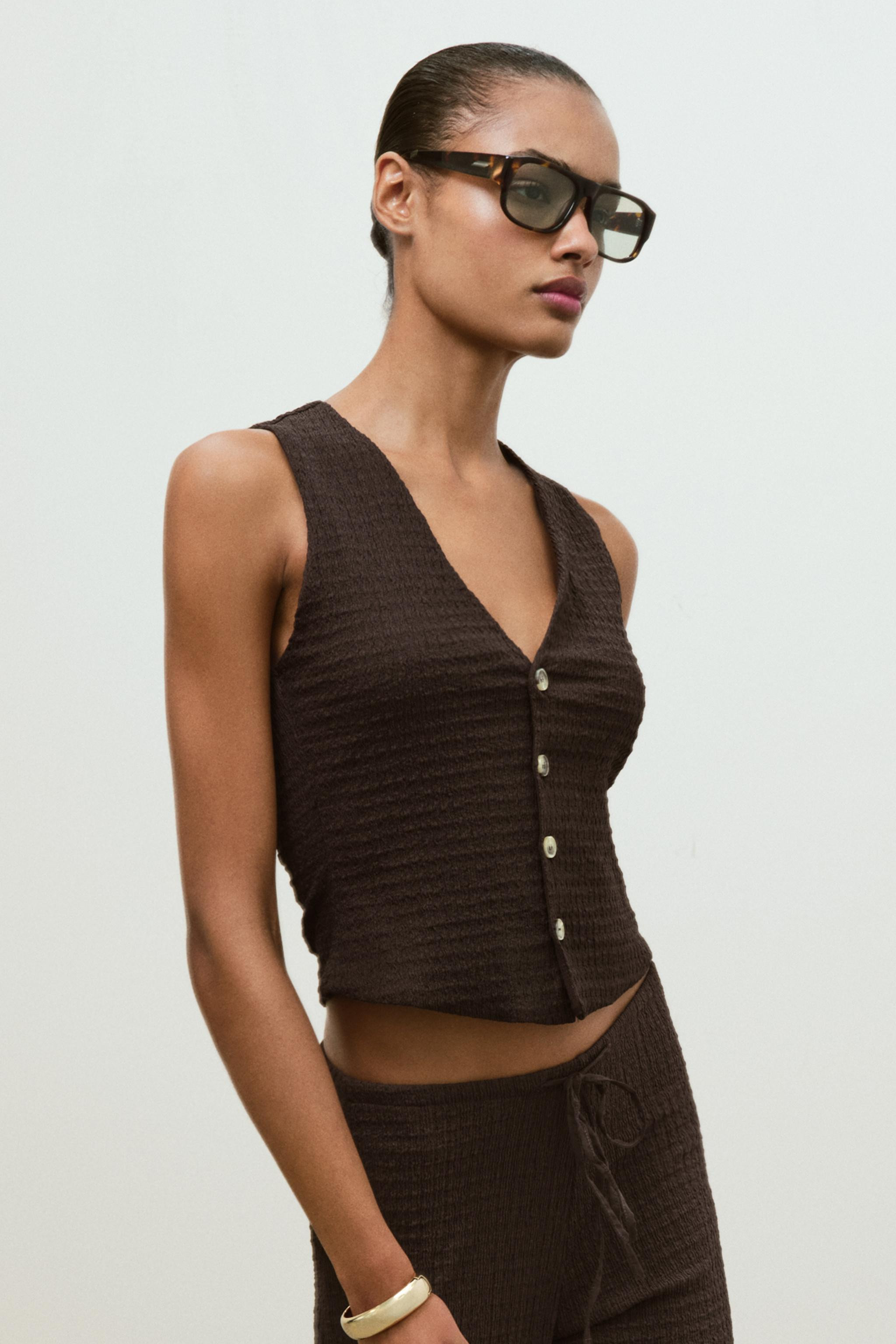 TEXTURED BUTTONED VEST TOP | Zara US