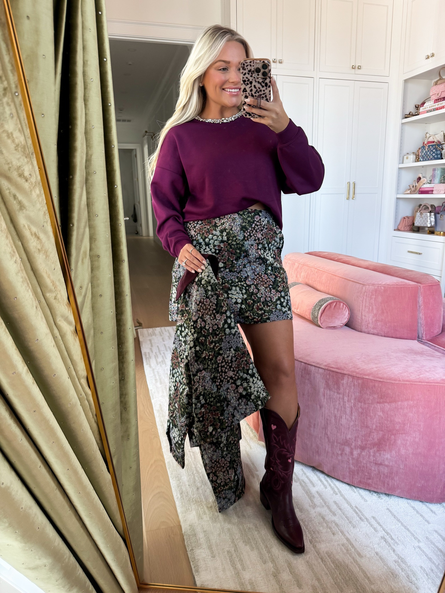 Loving the bedazzled collar on this sweatshirt!

#LTKgrwm #LTKootd #LTKdayinmylife