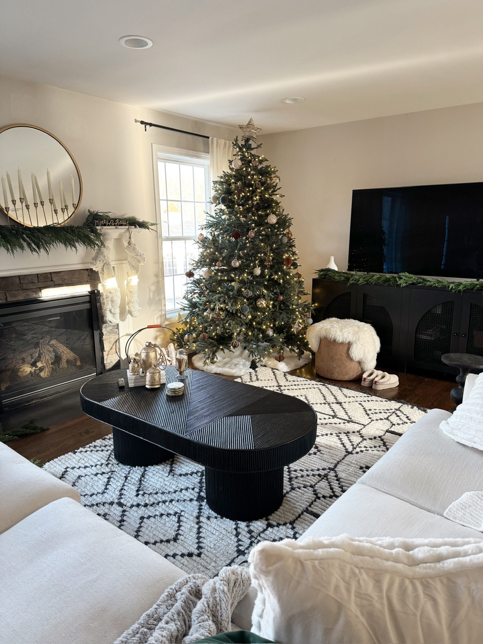 Holiday Home 🌲 linking my holiday decor for this year!

Christmas decor, holiday home, Christmas tree, Amazon holiday 

#LTKSeasonal #LTKhome #LTKHoliday