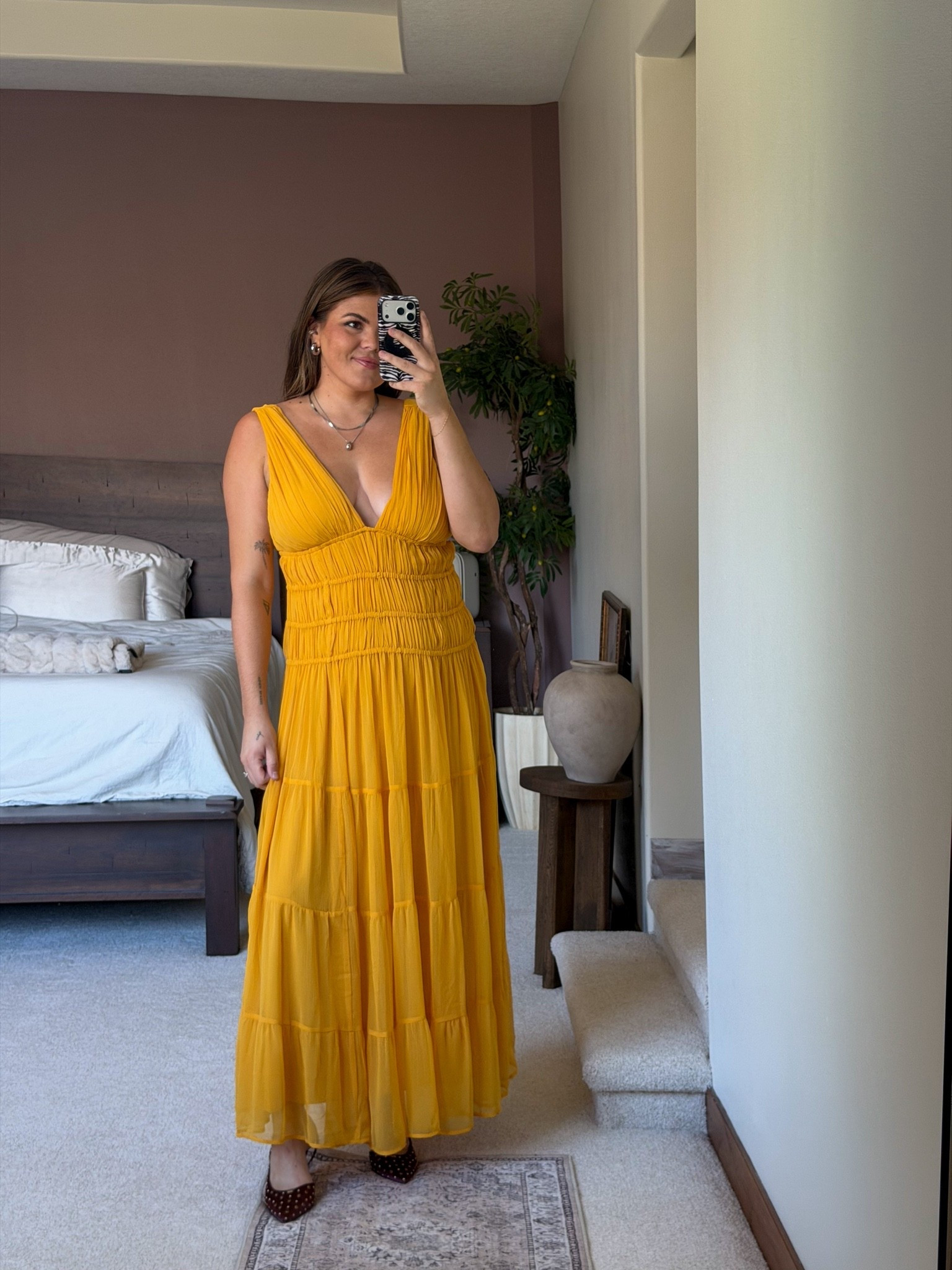 Fall special event dress from @abercrombie size 14/xL

Stackable code today!

Fall wedding guest, special event, gala, holidayy, Christmas party, midsize, size 12, size 14, mom style, curvy outfit, thick tummy approved