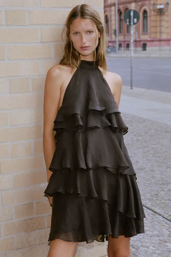 Halter neck dress with tie detail and open back. Ruffle detail. Interior lining. | Zara US