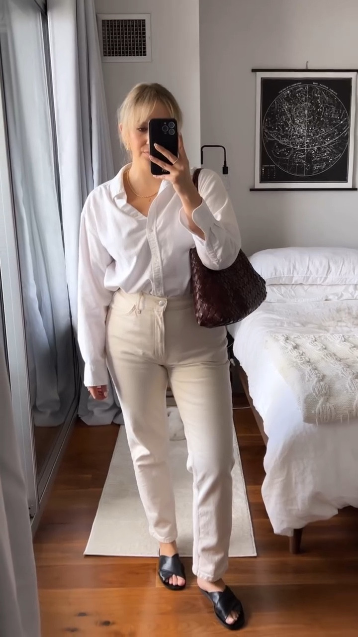 Obsessed with this Summer Fridays Vanilla Beige lip balm 🍦styling it with this fall outfit 

#LTKFallSale #LTKStyleTip #LTKVideo