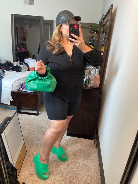 I am taking a break from unpacking to be in public for a bit.

Black clothing makes up 75% of my wardrobe so adore this vibrant green to add spring to this casual fit.

#LTKstyletip #LTKsalealert #LTKActive