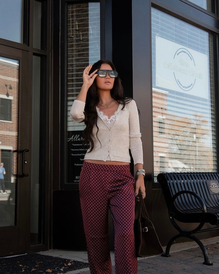 H&M satin pants 


#LTKootd #LTKFindsUnder100