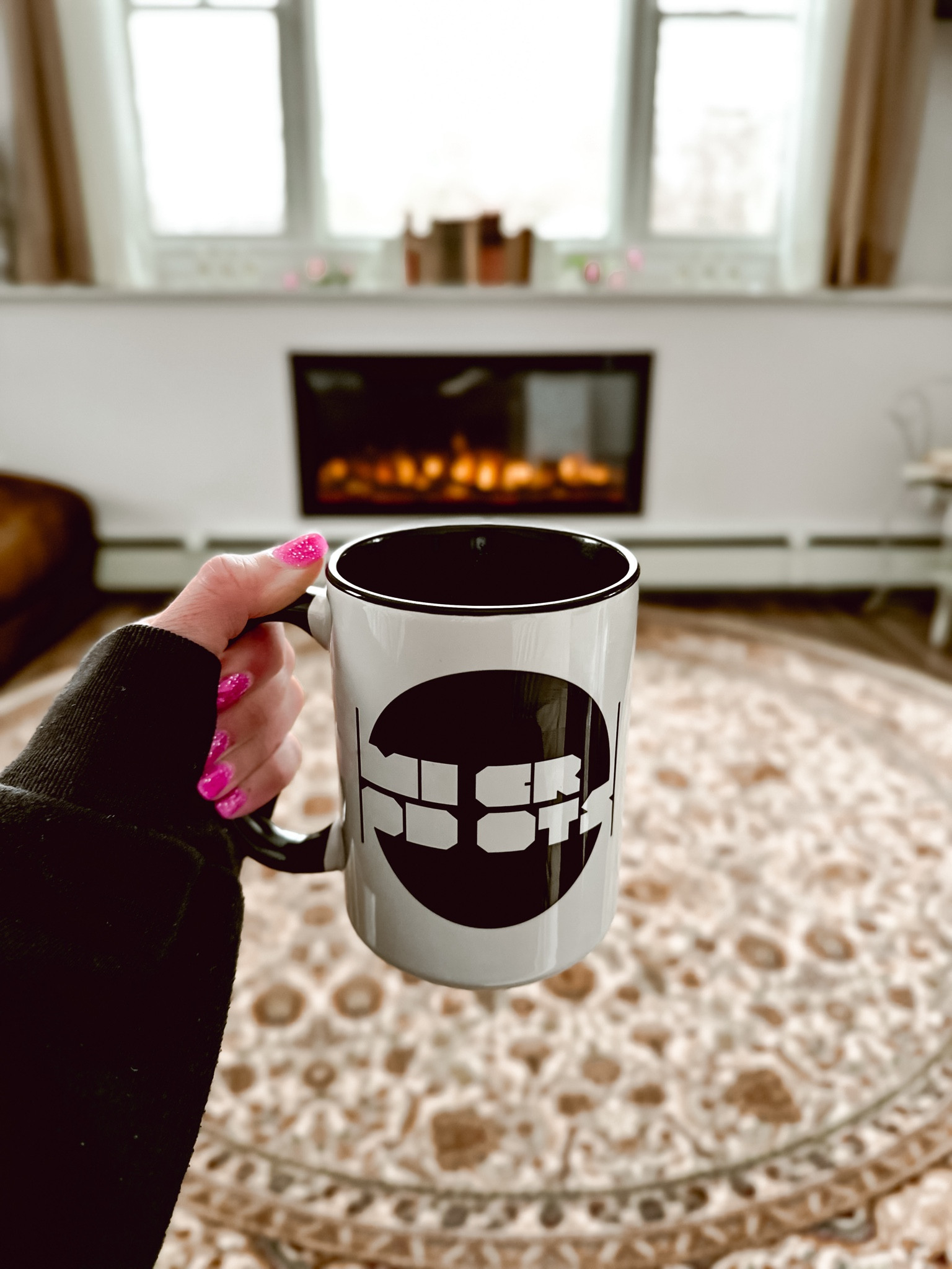 HOT 🩷 pink nails 💅🏼 Spring nails. Nail dip powder #Amazon I used the shiny top coat for these instead of the matte one 

#LTKstyletip #LTKbeauty