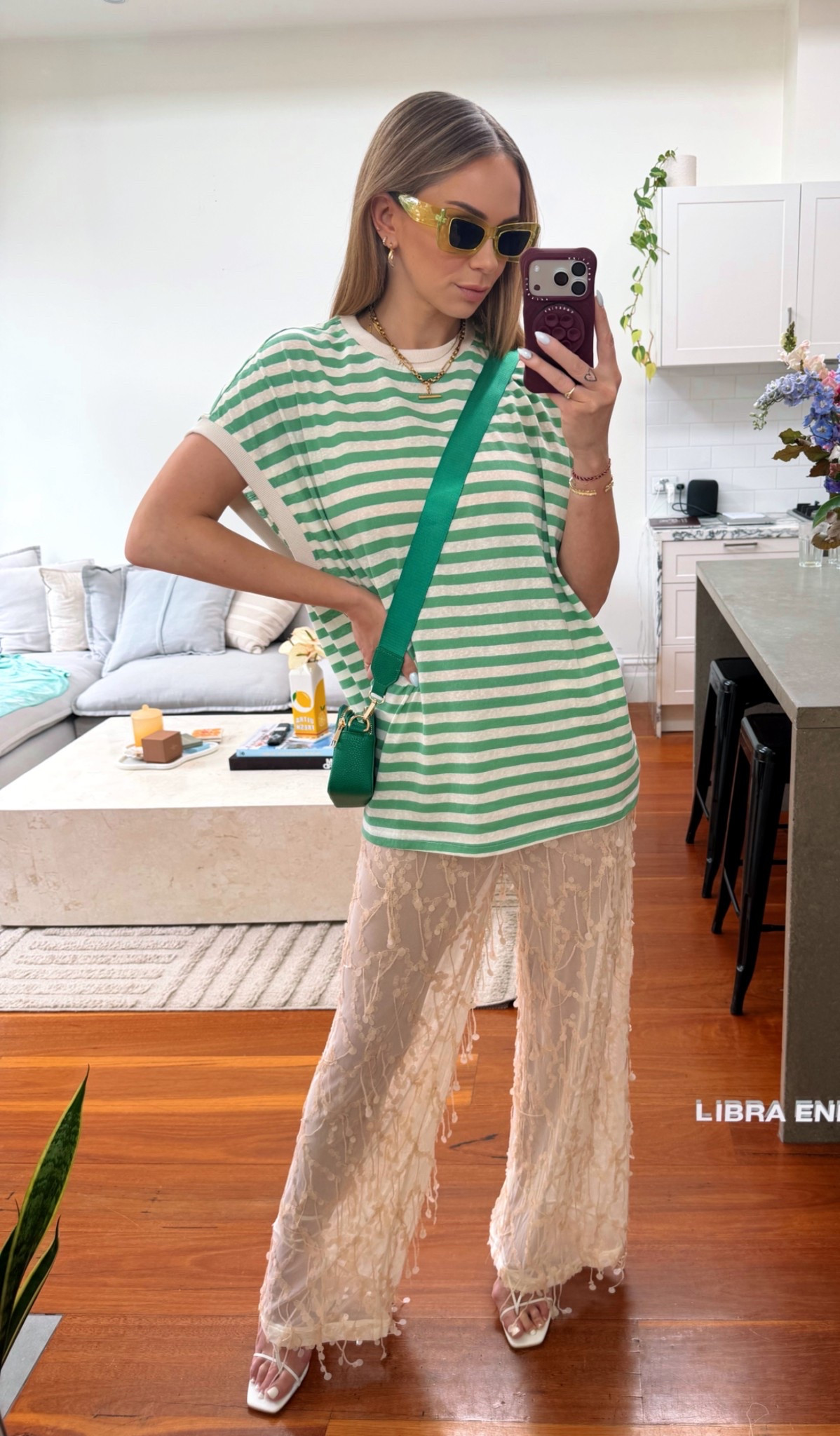 Who doesn’t love sparkly pants?! ✨✨