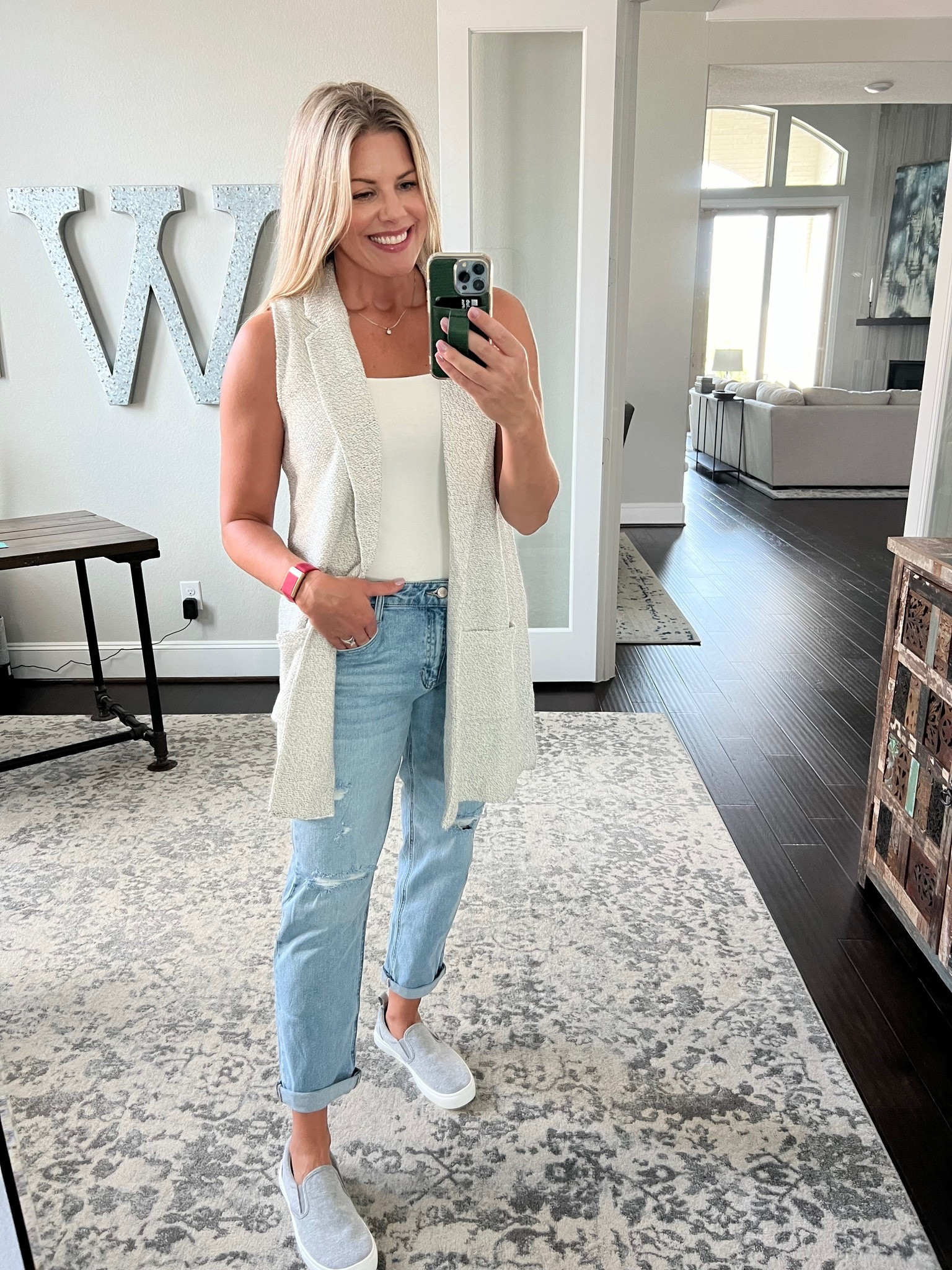 Early Fall Outfit

Everyday look  casual outfits  early fall outfit  elevated casual  boyfriend jeans  blazer vest  KanCan jeans  slip on shoes  on sale  FitMomming 

#LTKU #LTKStyleTip #LTKSaleAlert