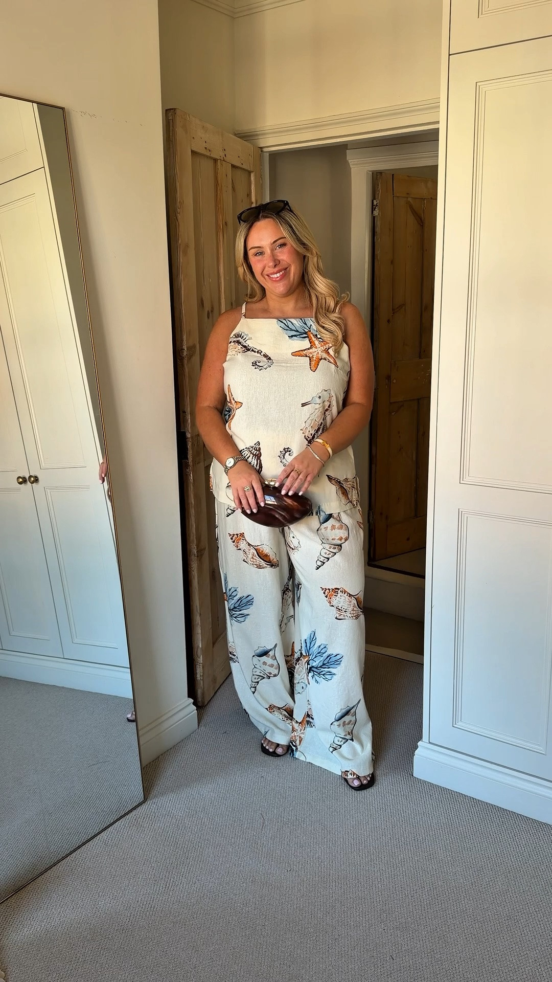 Looking for some last minute holiday looks? 

I love these 4 outfits 🌴🐚

Let me know if you want the links! 🔗 

#size16 #dresses #holidayoutfits #shellprint