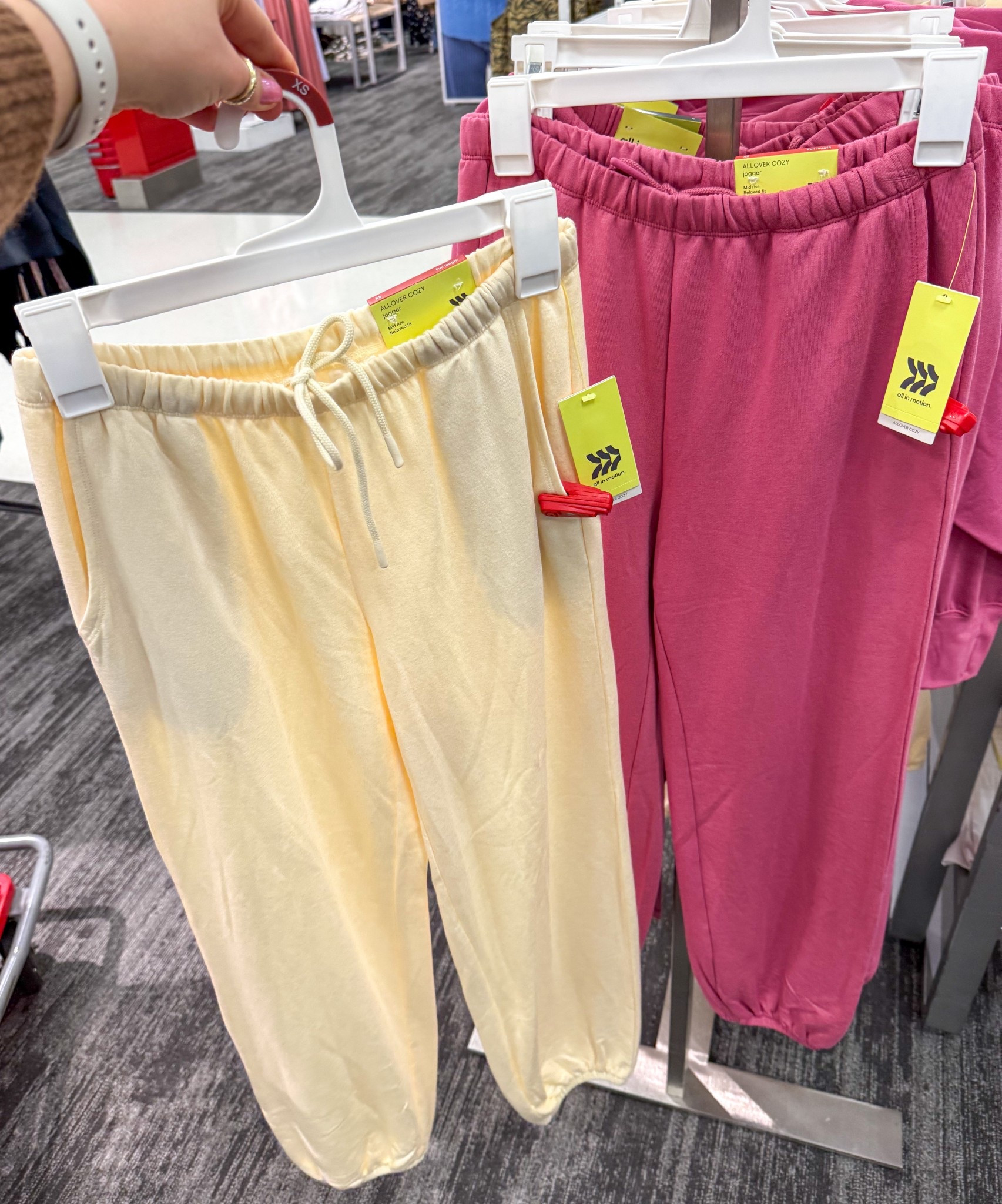 Comfy new joggers 

#LTKPlusSize #LTKMidsize #LTKootd