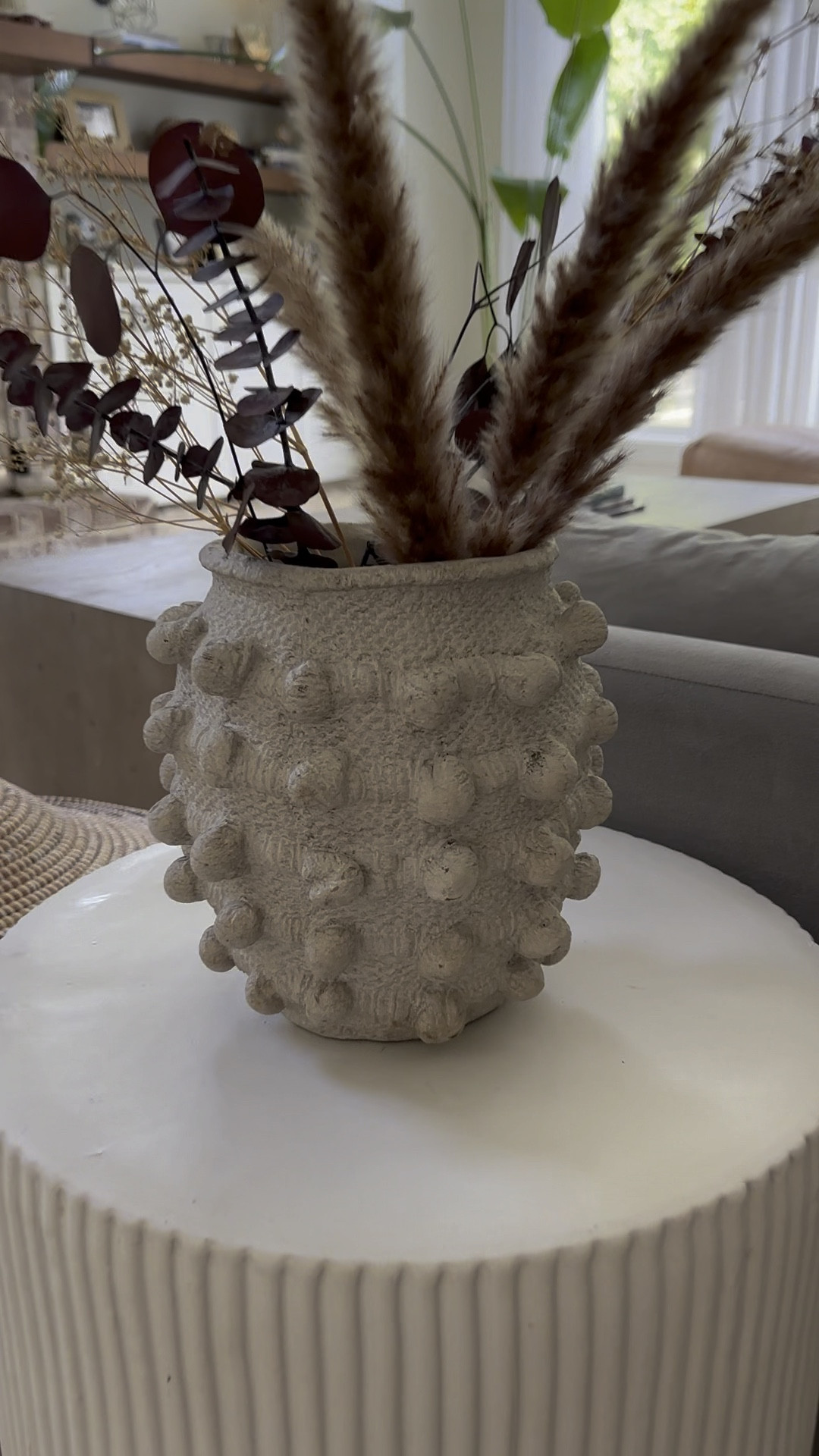 Finally got my hands on one of these Minka pots and I’m obsessed with that texture! ☺️
It comes in 4 different sizes (also in black) Mine is the small. 
More home finds coming soon! 


#LTKxAnthro #homedecor #anthropology #modernorganic #pots #florals #falldecor #westelm

#LTKHome #LTKMostLoved