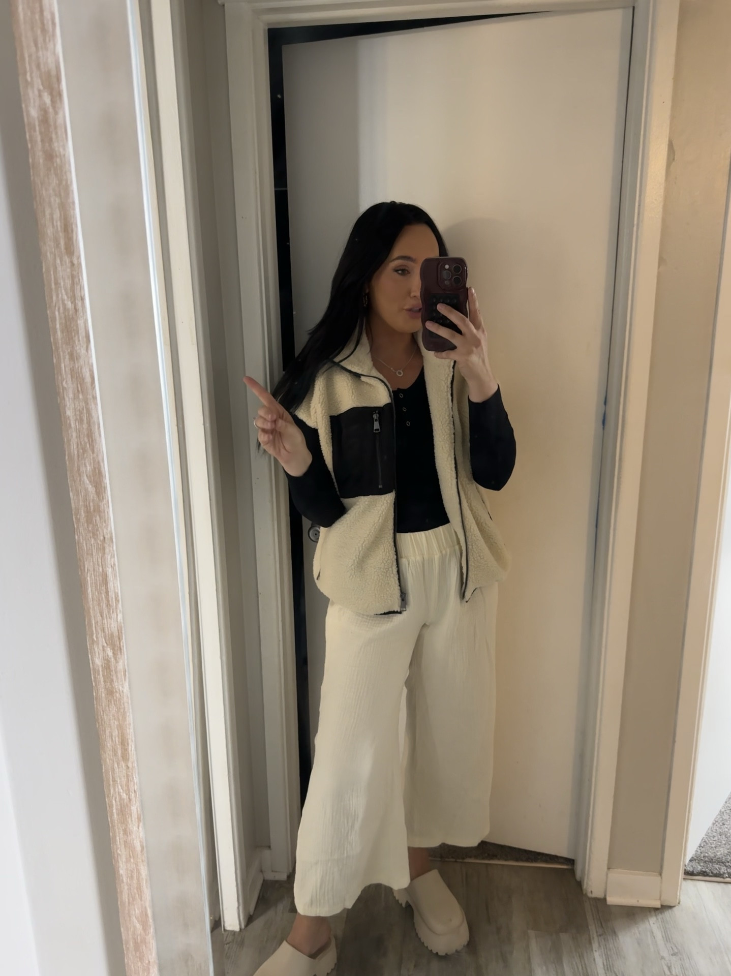 This Sherpa vest is EVERYTHING for this season!

Functional pockets & zipper

In. Size small 

Use BEAUTYOFBUDGET30 for 30% off


Vici
Sherpa vest
Fall outfits

#LTKSeasonal #LTKVideo #LTKActive