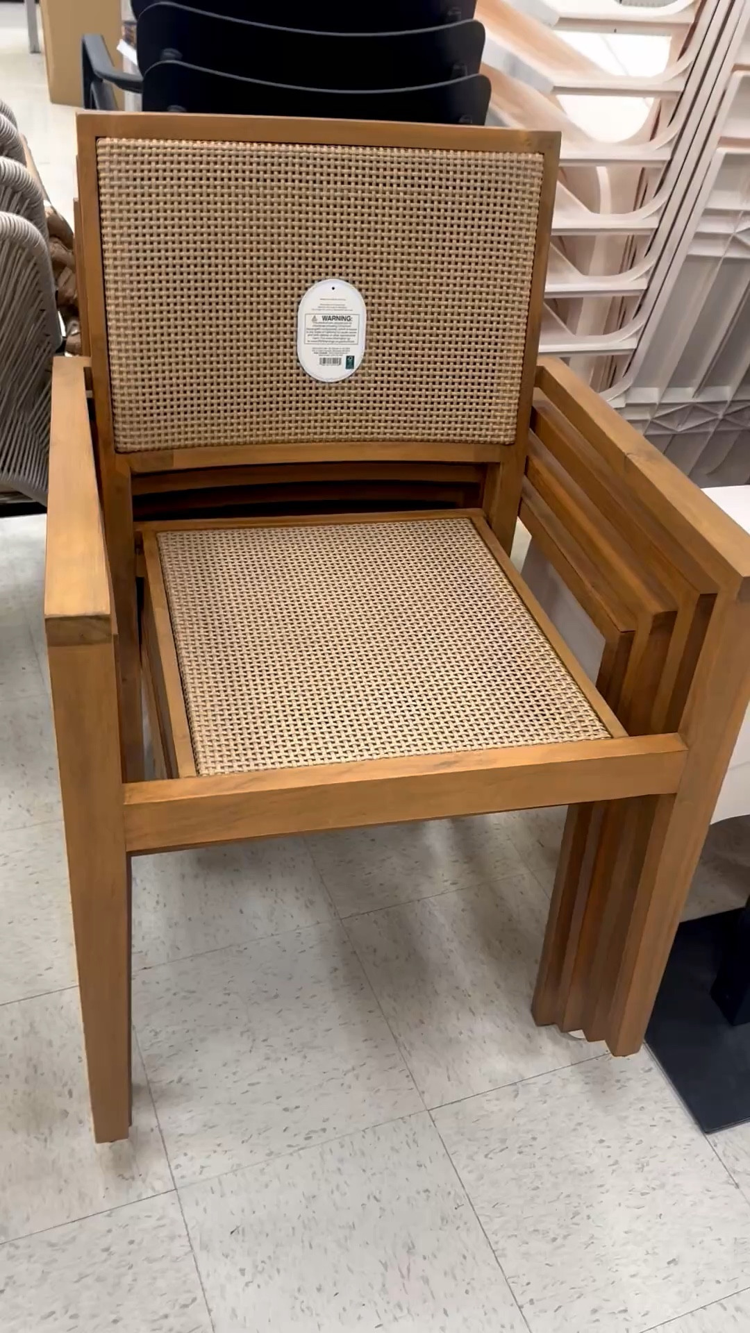 Outdoor Chairs - spring - summer - outdoor living - outdoor dining 