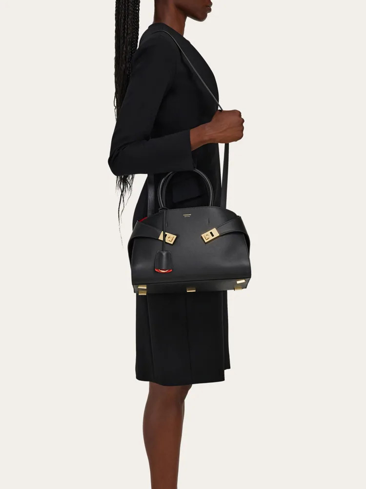 Hug bicolor handbag (M) | Ferragamo