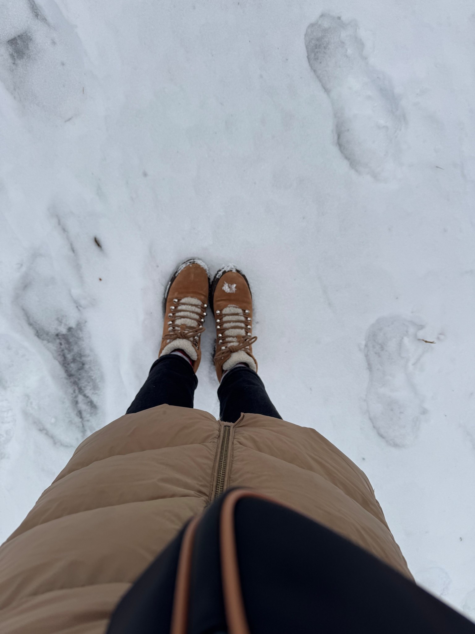 Snowy weekend away ❄️ 

#LTKSeasonal #LTKHoliday #LTKOver40