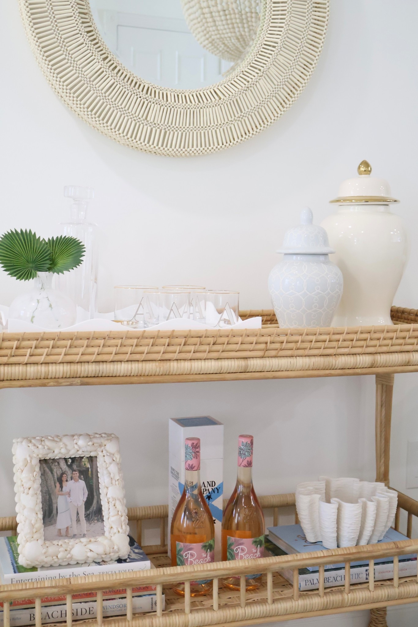Bar cart styling inspiration!

Serena & Lily Style, Rattan furniture, Coastal Home, Home Decor, Home Inspirationn