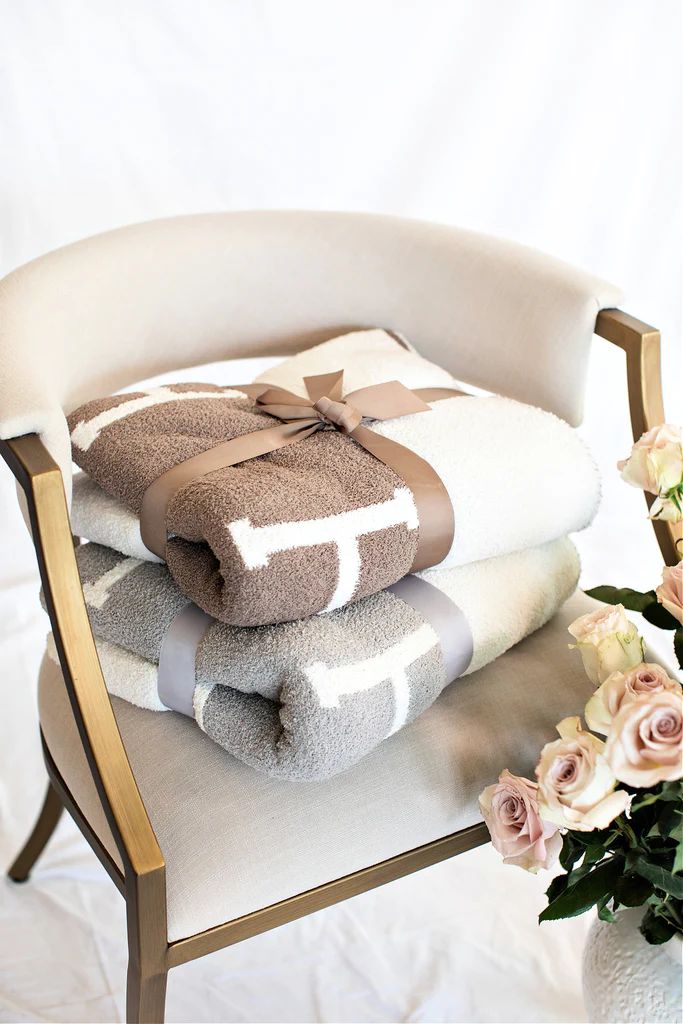 READY TO SHIP!! Comfy Luxe Throw Blanket in 8 Colors | Glitzy Bella