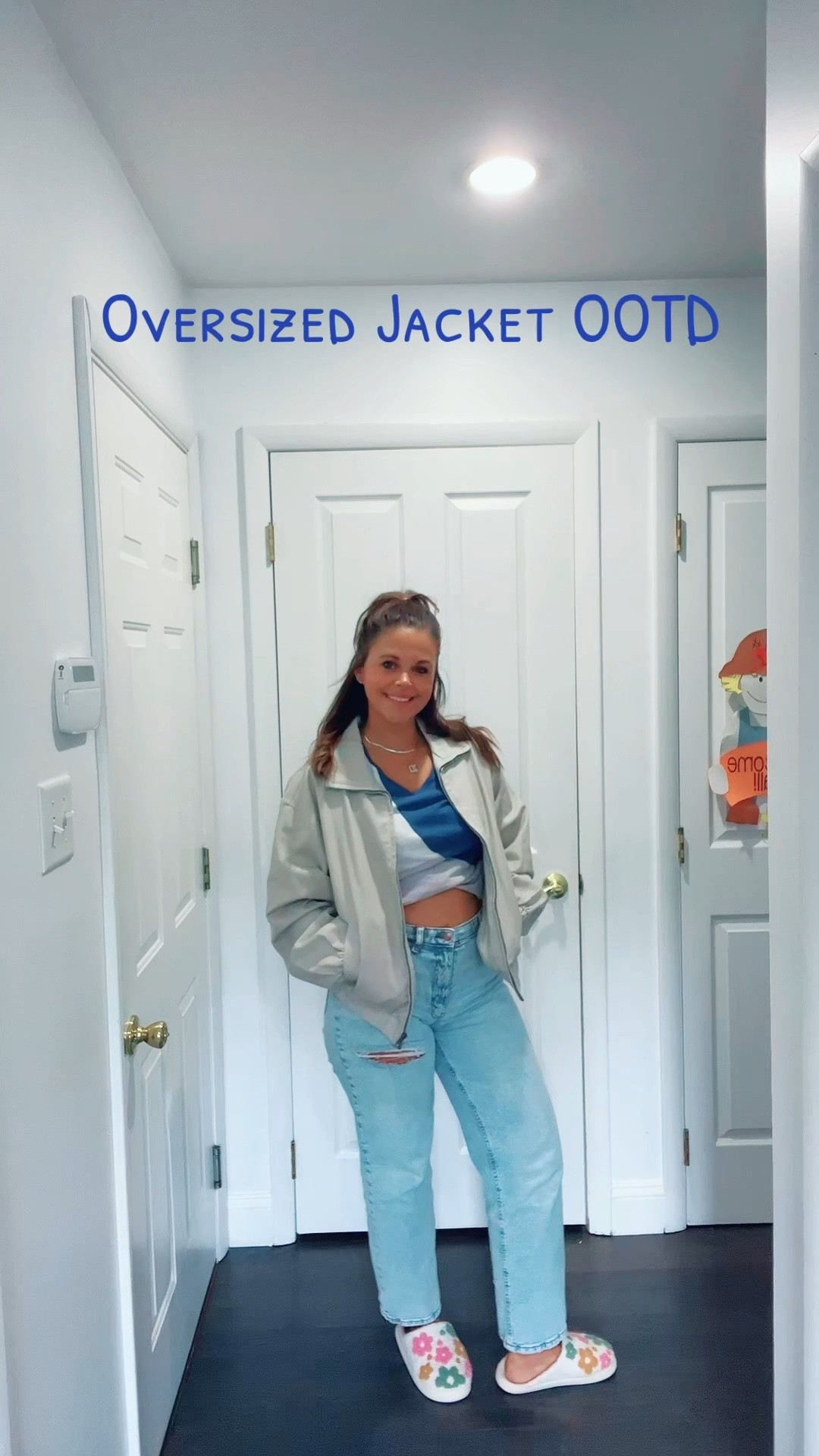Oversized jacket energy ✨ crop + denim = effortless OOTD #ootd #fall #oversized #momstyle 