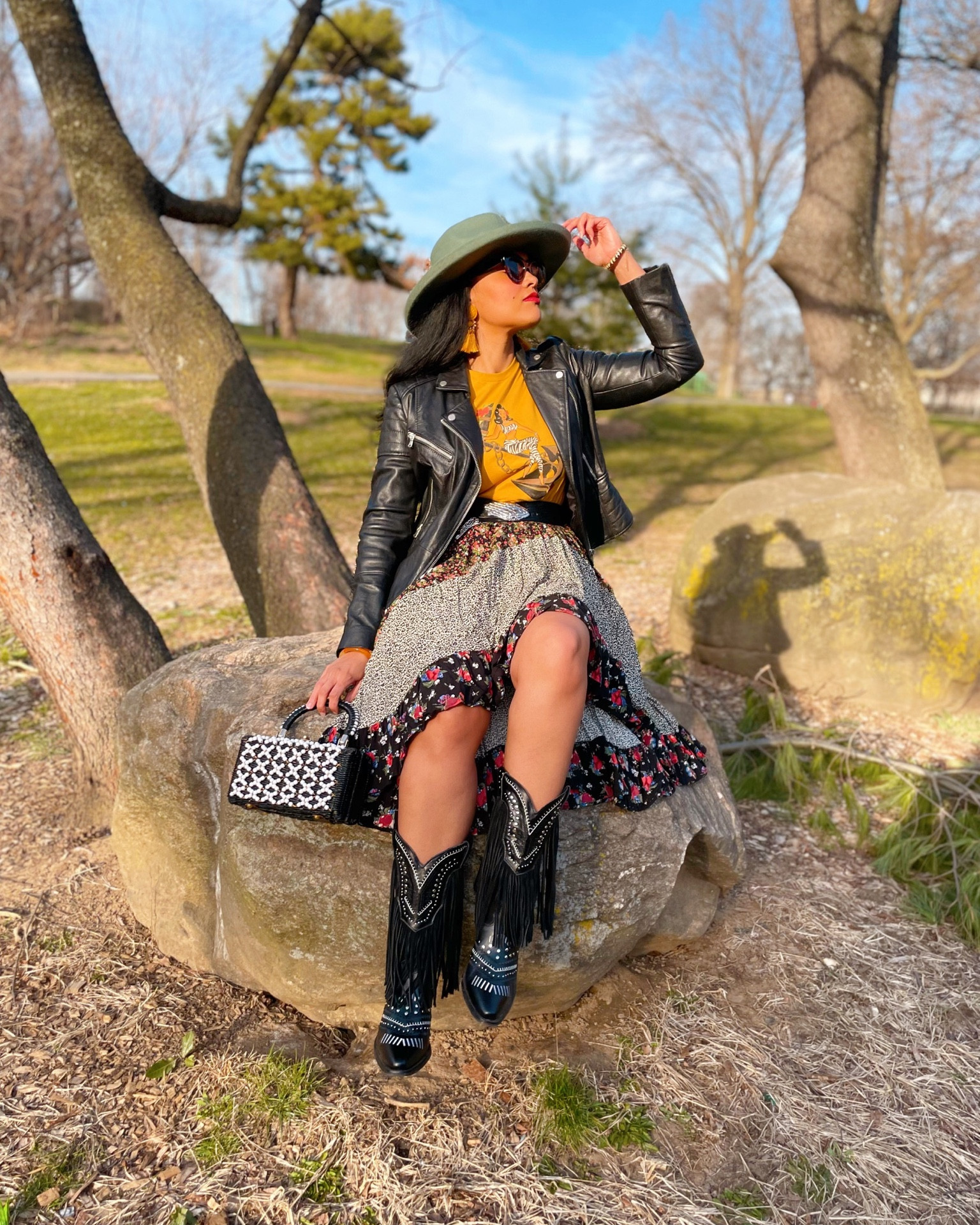 #WesternCore styling of my tshirt for Mischief Made Me 🤠🐴🌾🪨