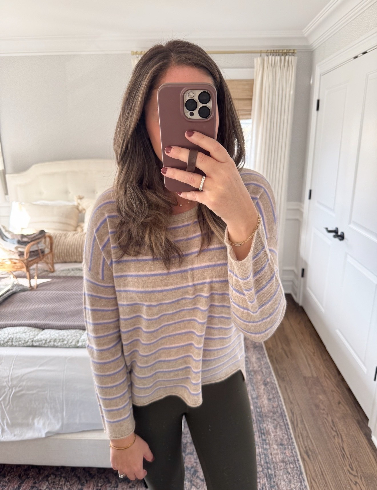 The coziest lightweight cashmere sweater that I’ve been wearing on repeat! Linking it along with other seasonal favorites from Anthropologie 

#LTKselfcare #LTKFindsUnder100 #LTKootd